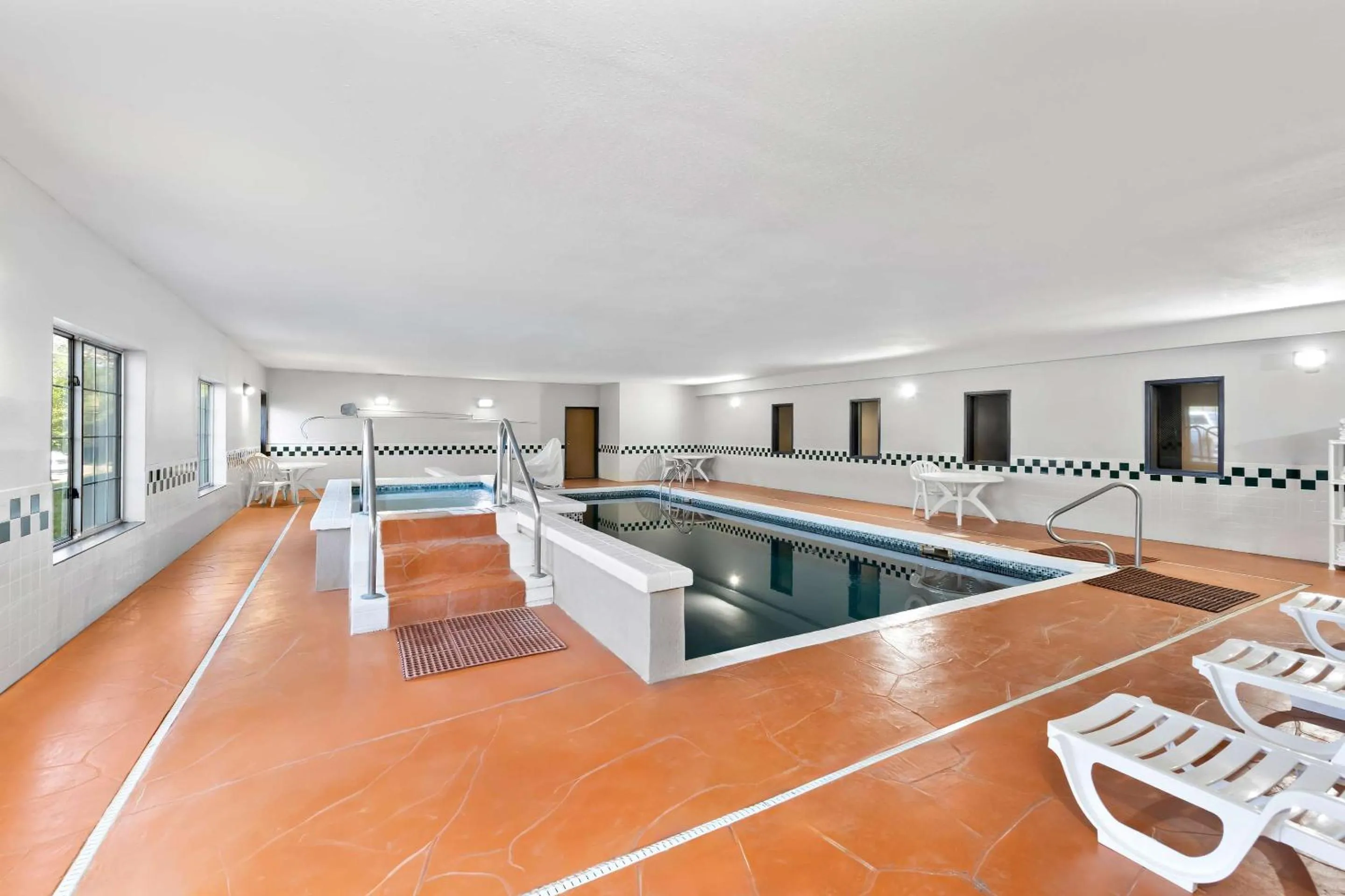 Swimming pool in Country Inn & Suites by Radisson, Topeka West, KS