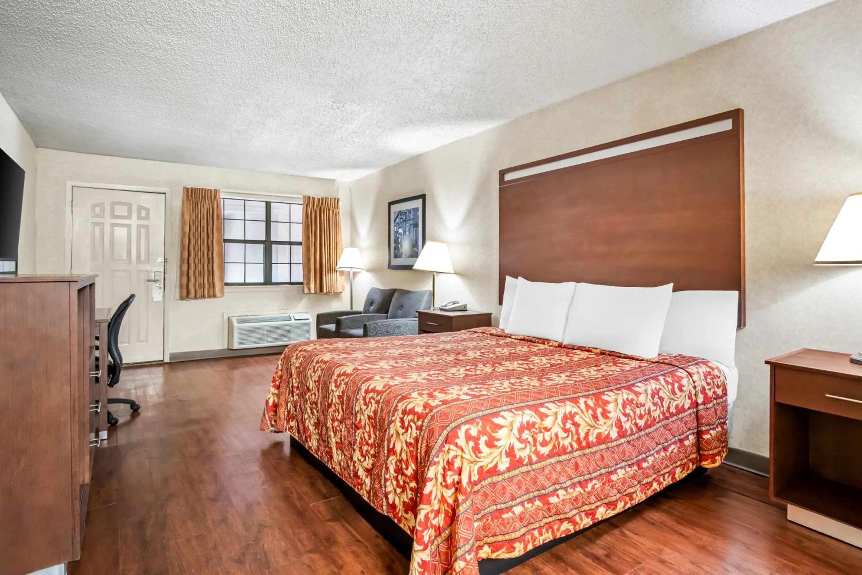 Bed in Americas Best Value Inn Midlothian