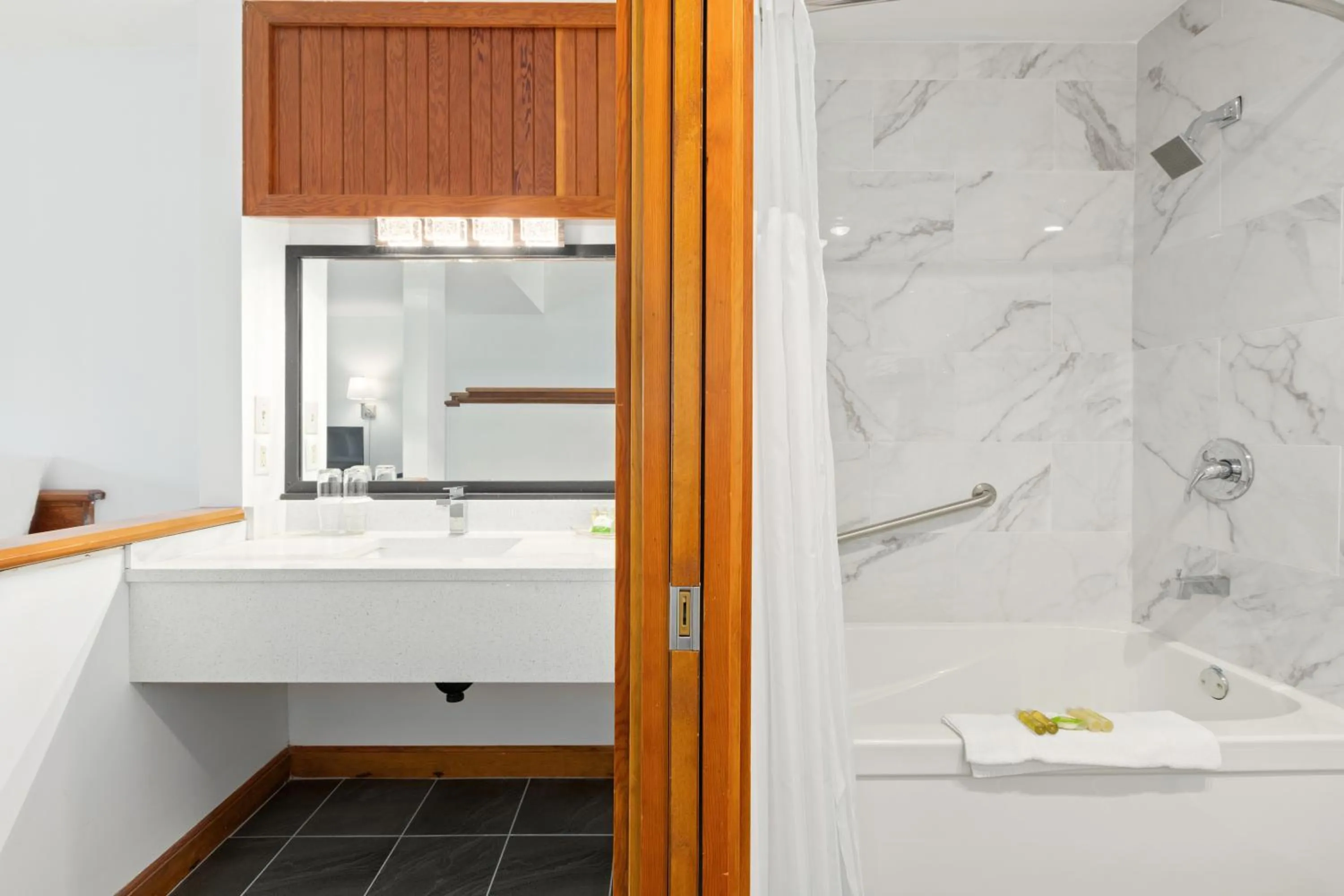 Bathroom in Canadian Princess Lodge & Marina