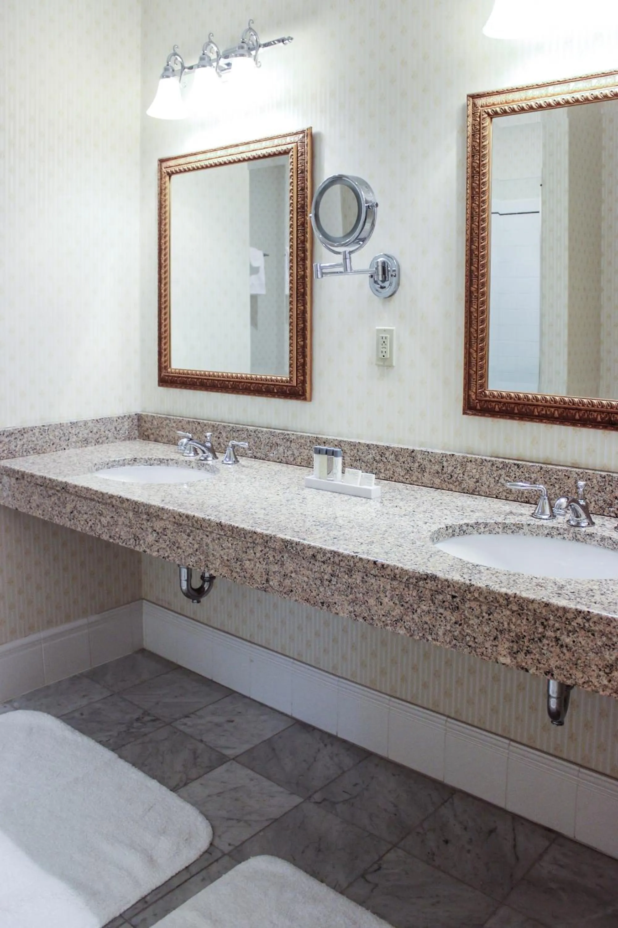 Bathroom in Hotel Providence