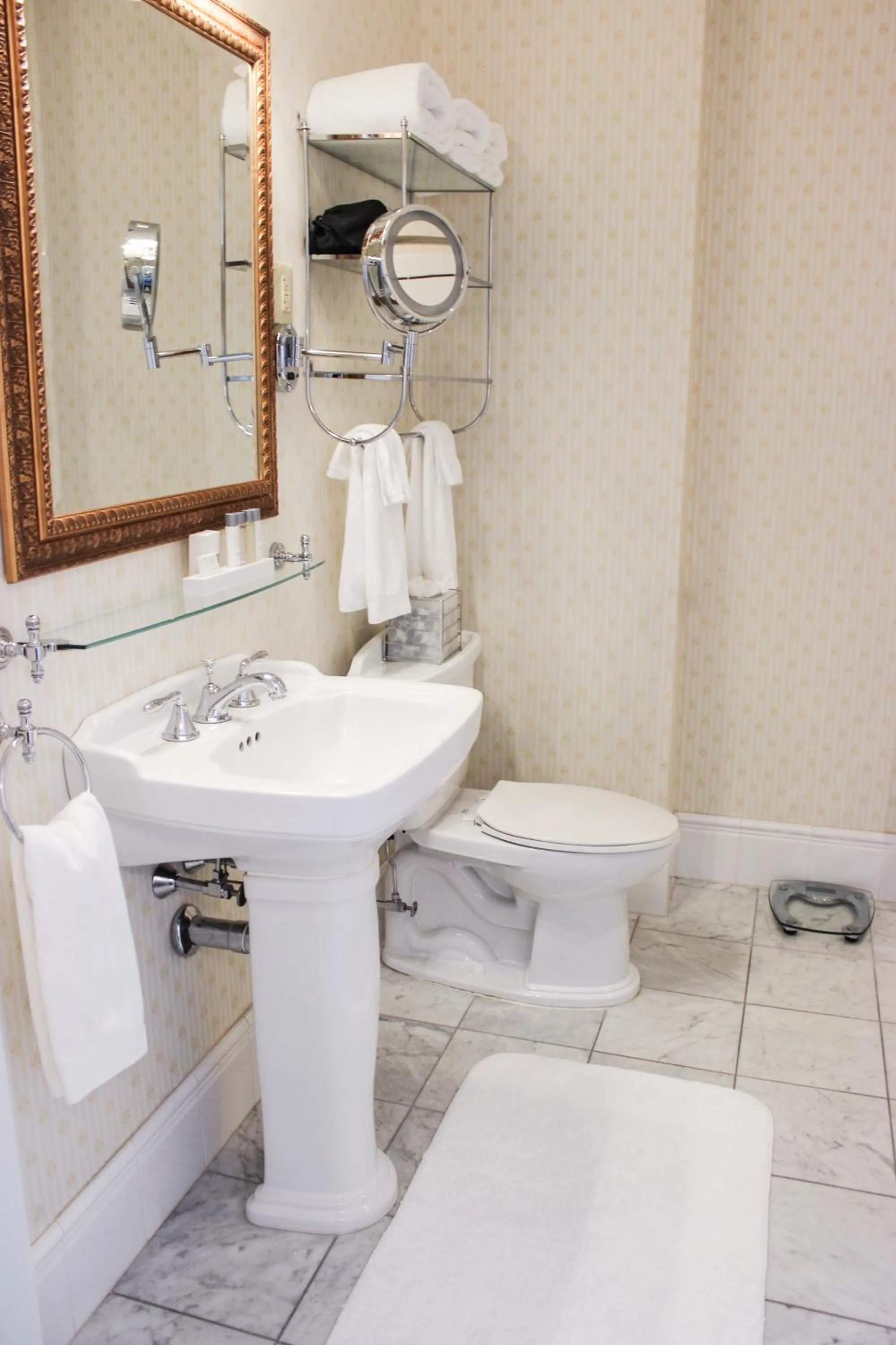 Bathroom in Hotel Providence