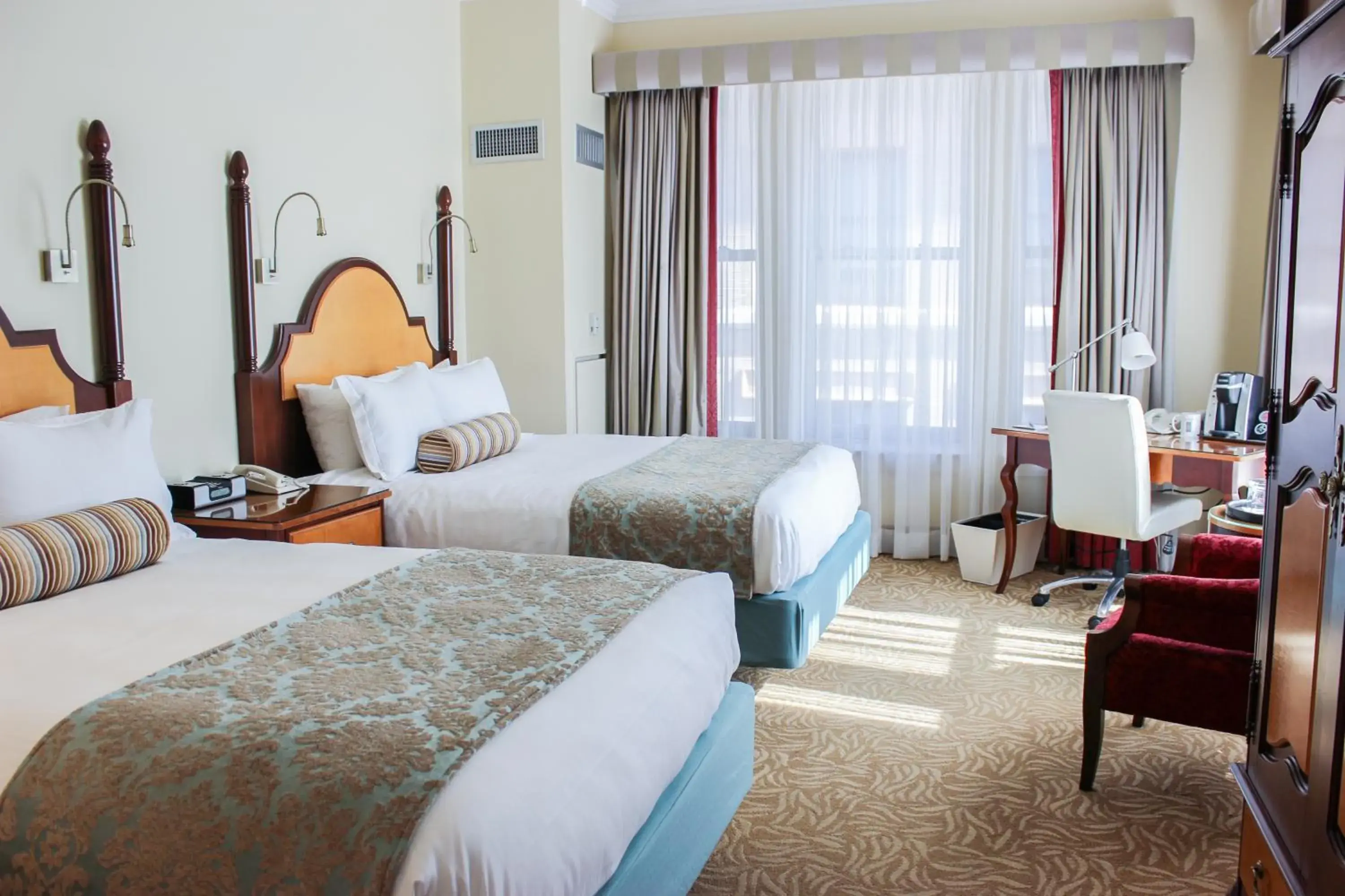 Double Room with Two Double Beds - Non-Smoking in Hotel Providence Double Room with Two Double Beds - Non-Smoking in Hotel Providence