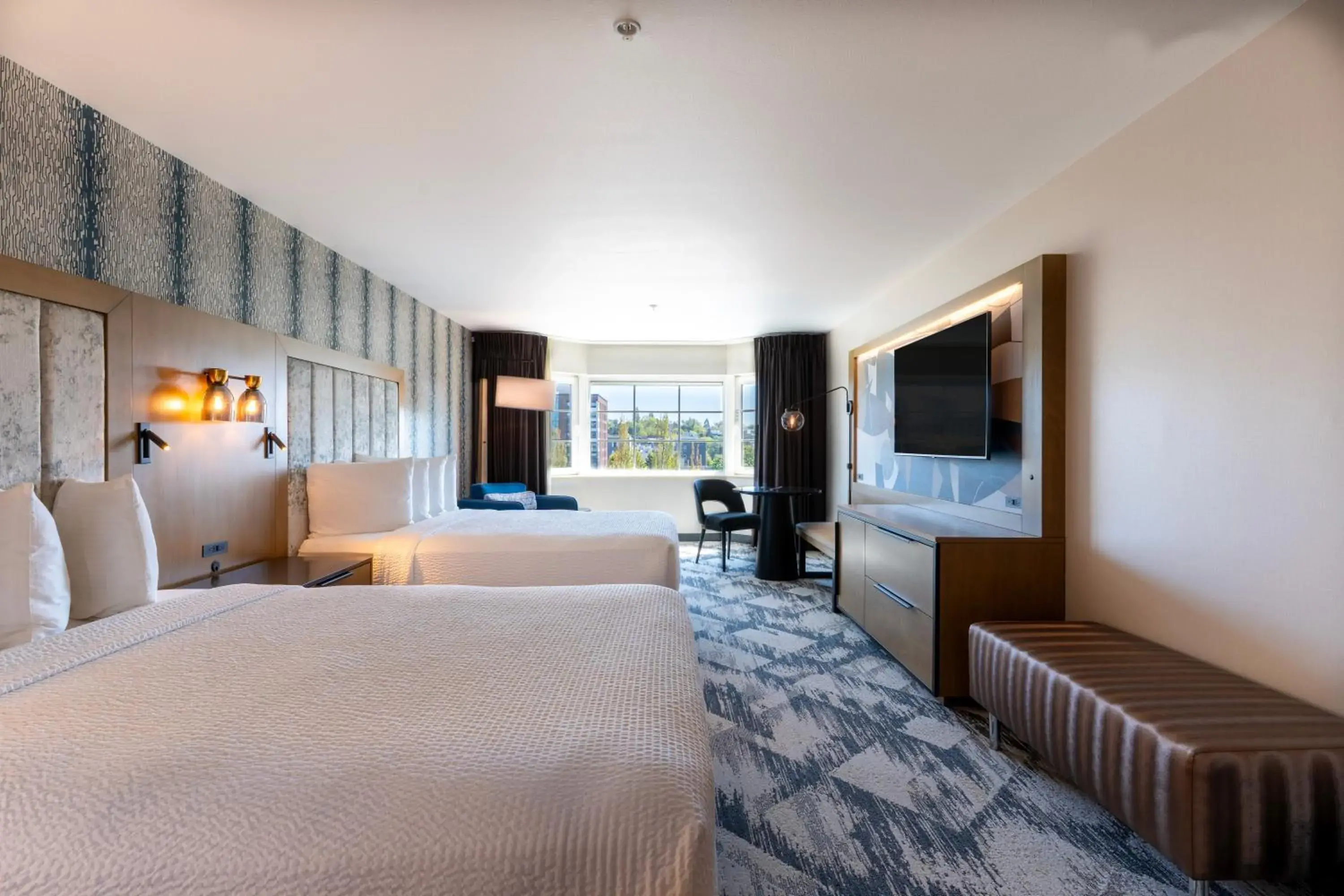 Queen Room with Two Queen Beds in Silver Cloud Hotel - Seattle Broadway Queen Room with Two Queen Beds in Silver Cloud Hotel - Seattle Broadway