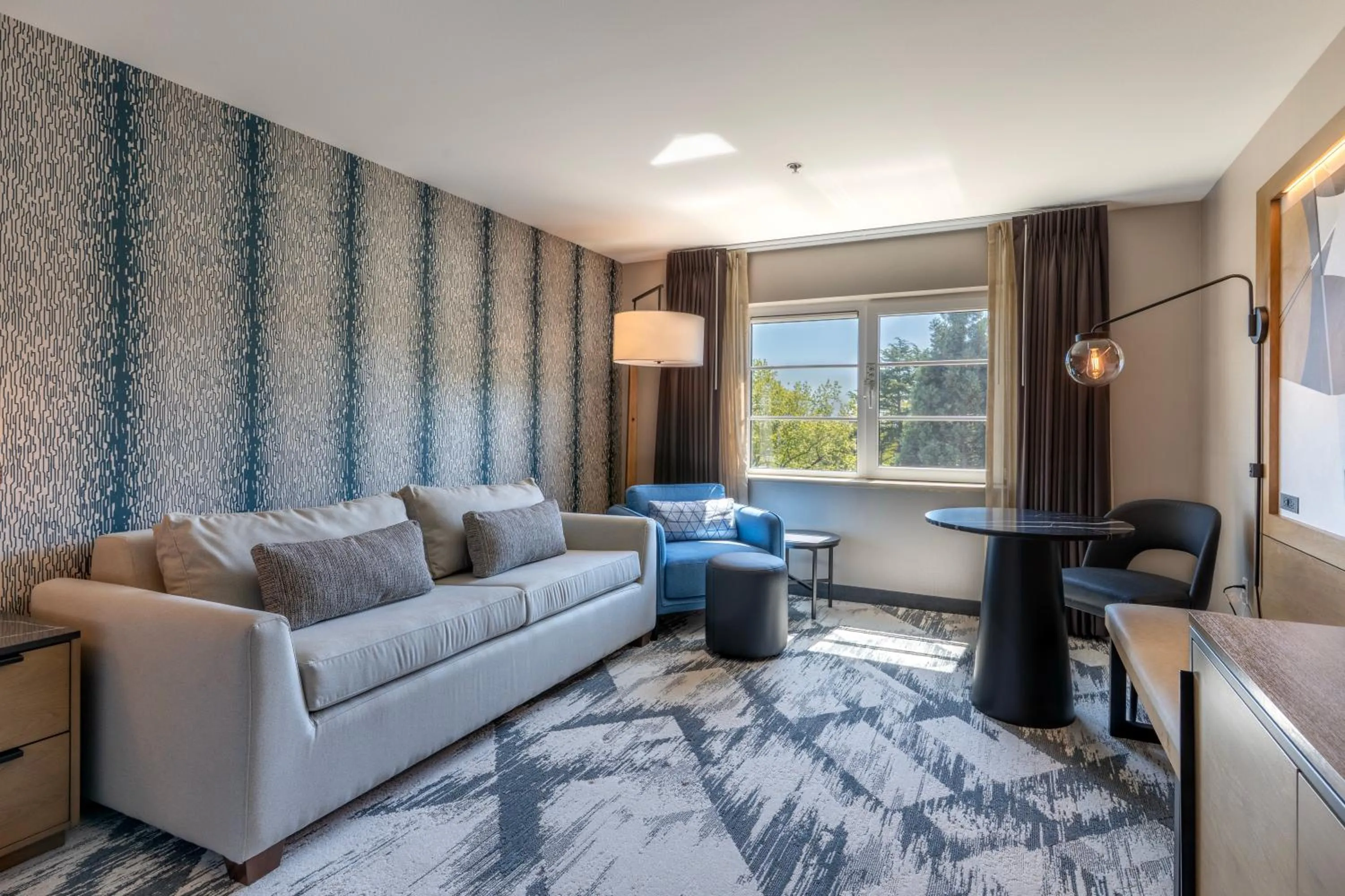 Seating area in Silver Cloud Hotel - Seattle Broadway