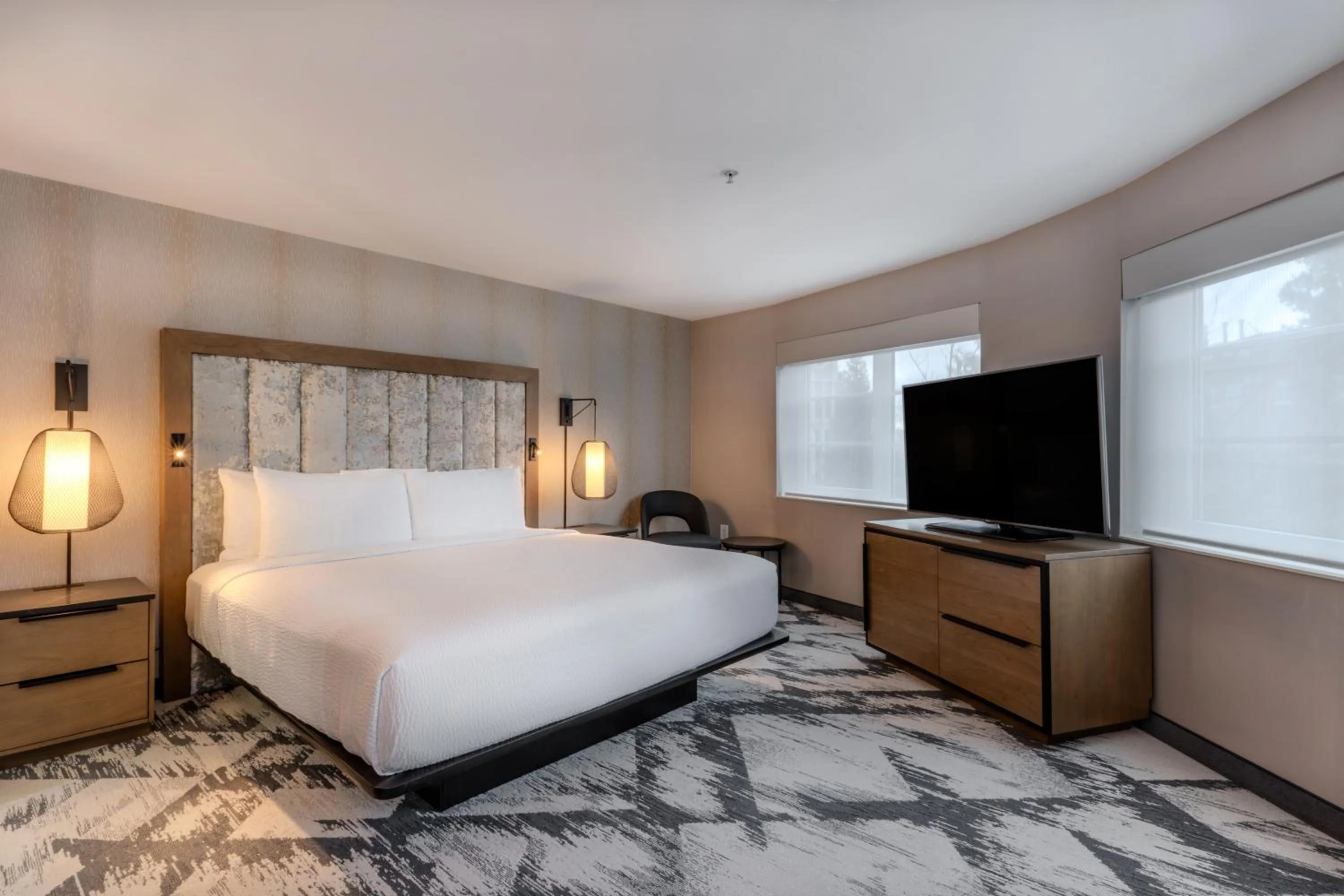 Bed in Silver Cloud Hotel - Seattle Broadway