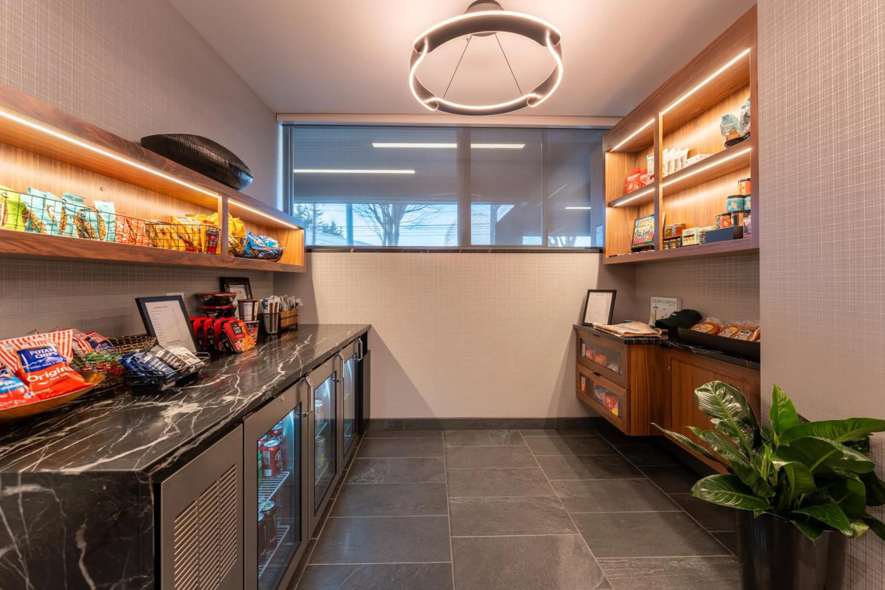 Supermarket/grocery shop in Silver Cloud Hotel - Seattle Lake Union