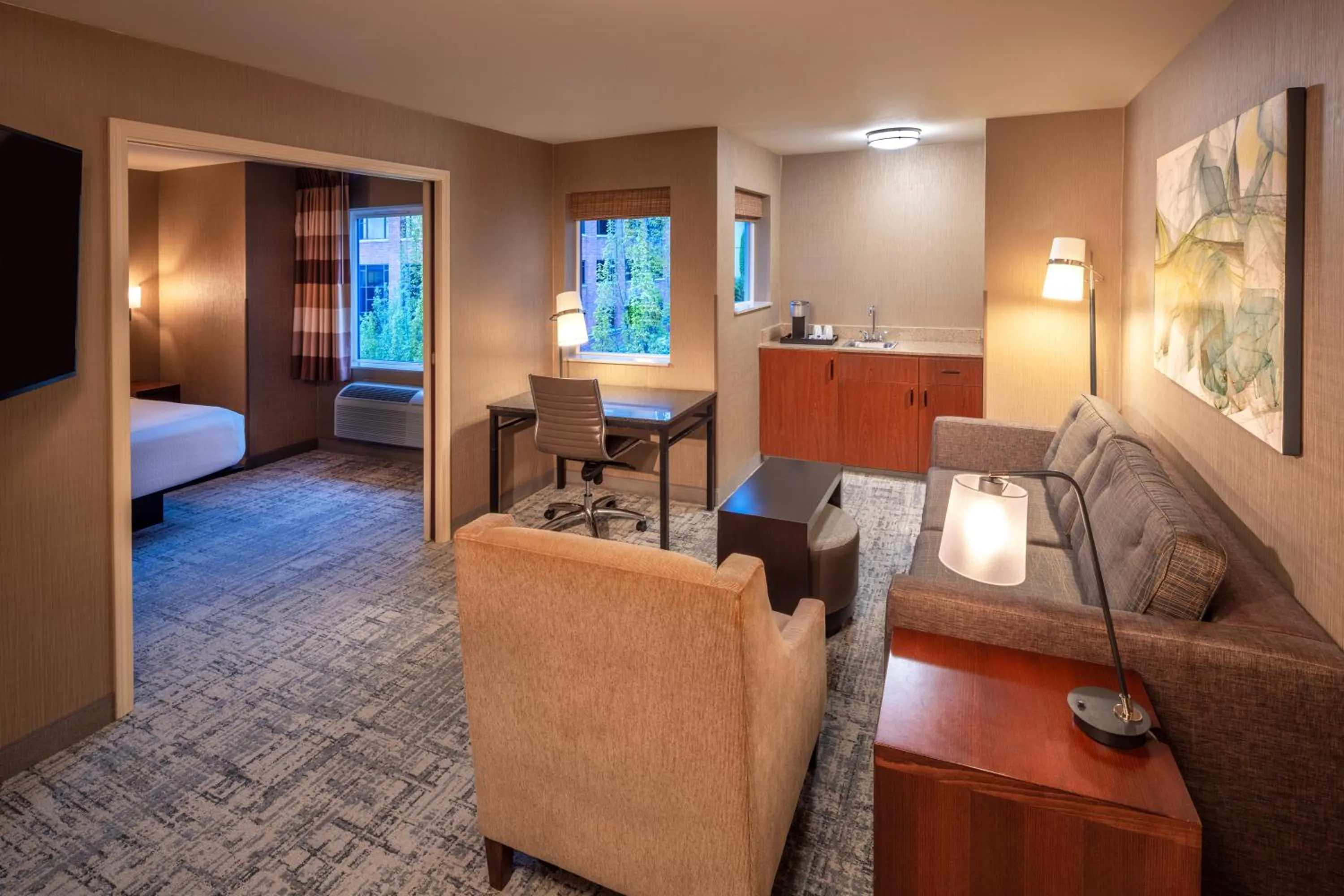 TV and multimedia, Bed in Silver Cloud Hotel - Seattle Lake Union