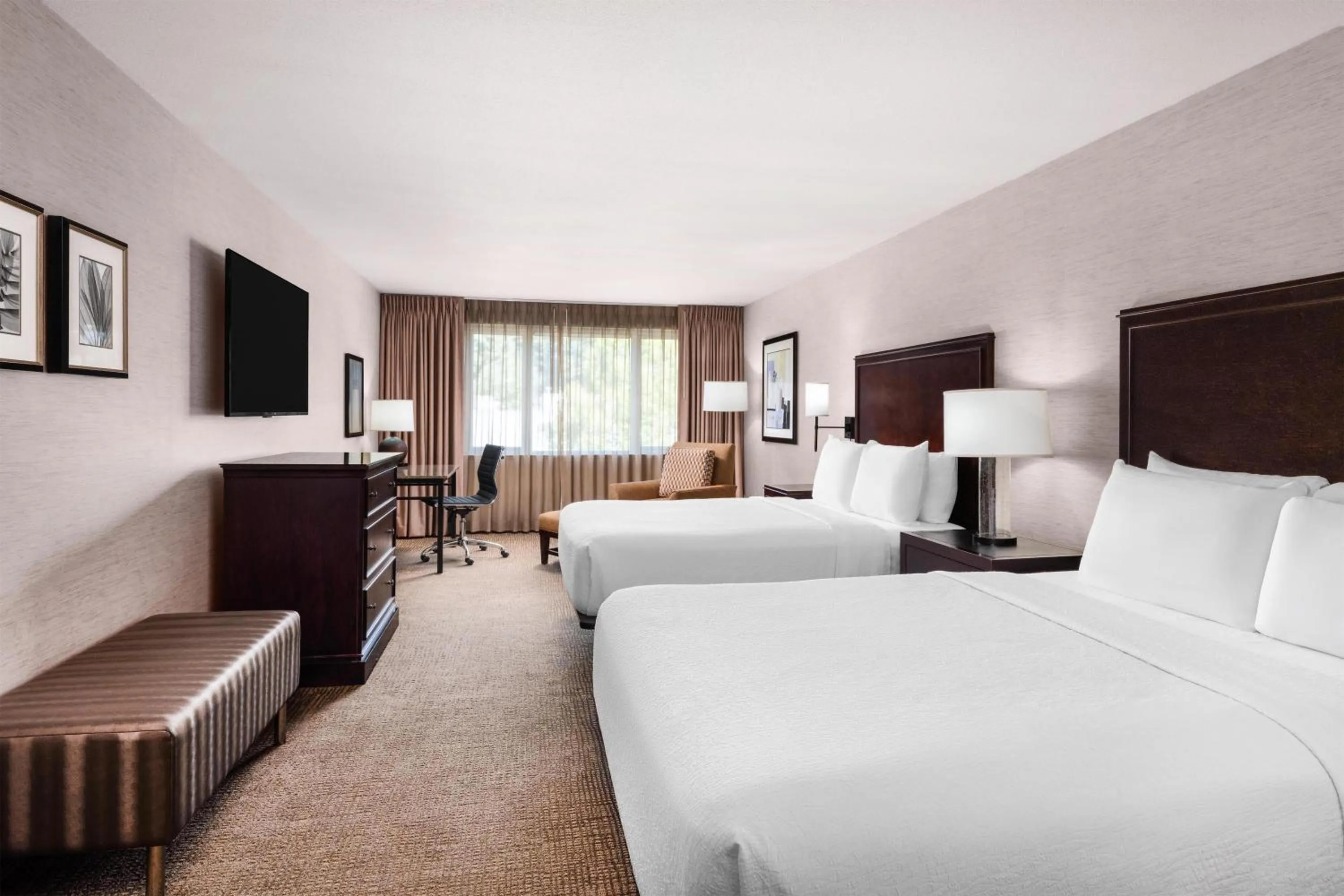 Bedroom, Bed in Eastgate Hotel - BW Signature Collection