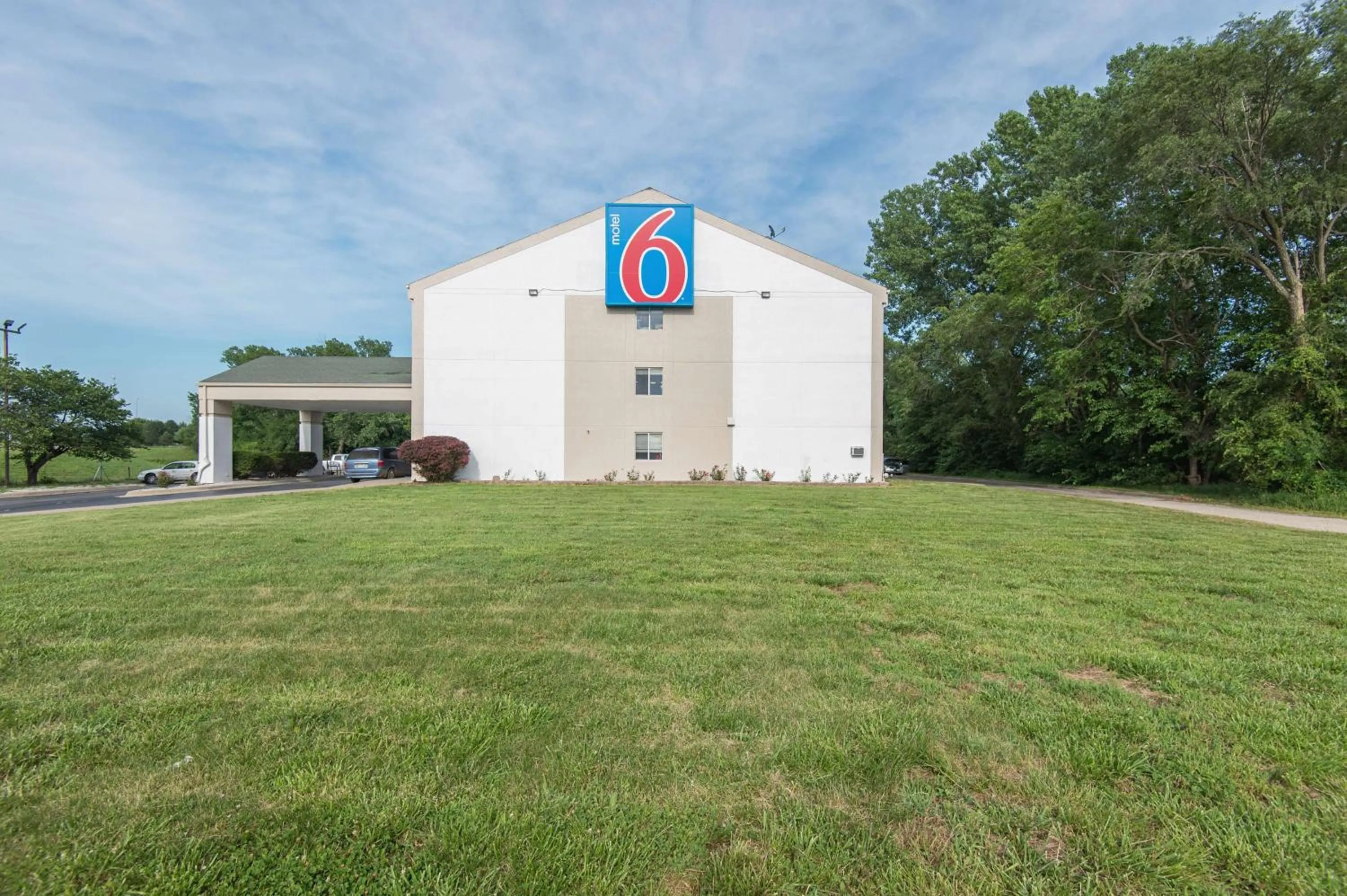 Property building in Motel 6-Lawrence, KS