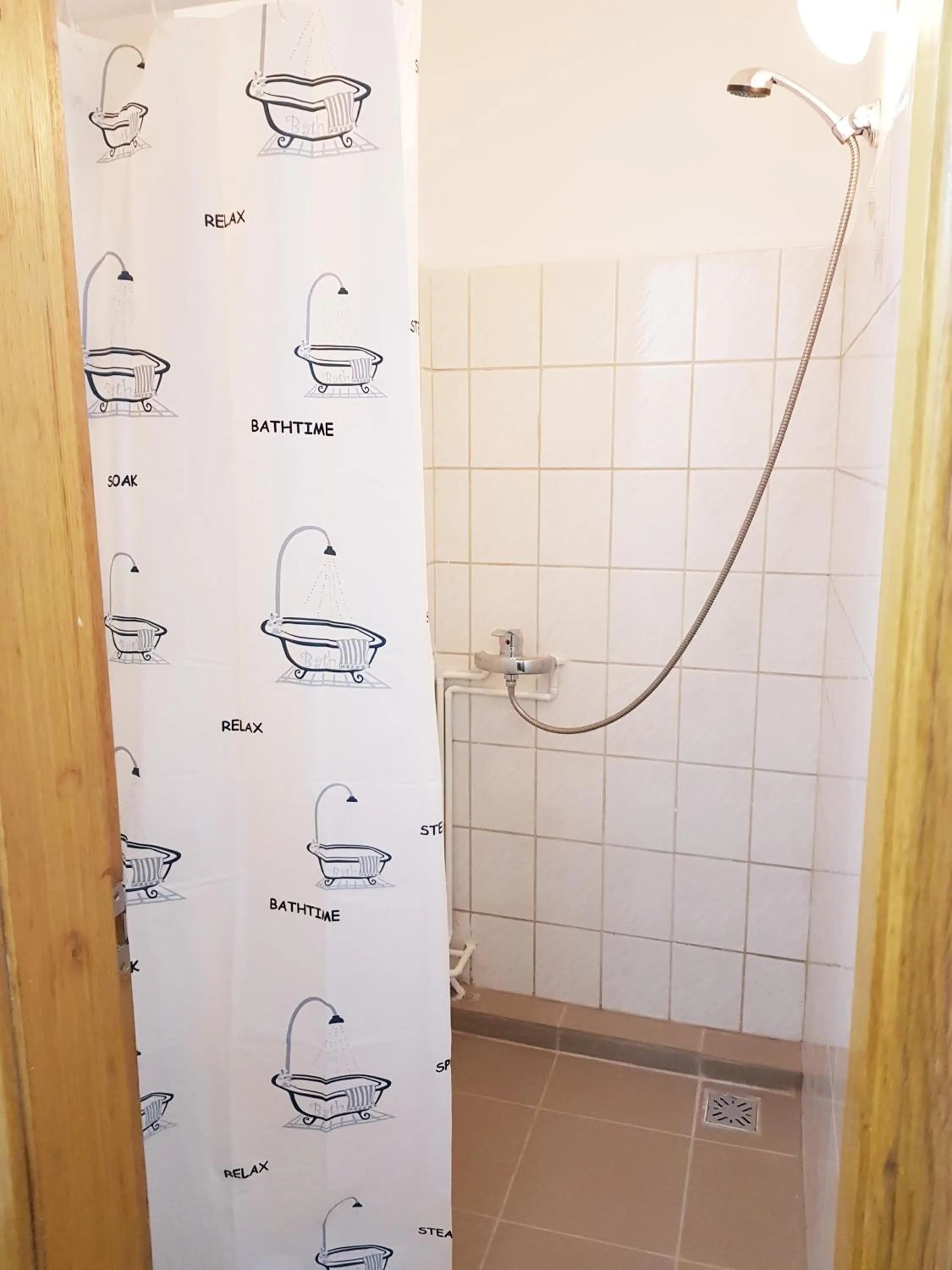 Shower in Sleep Inn Hostel