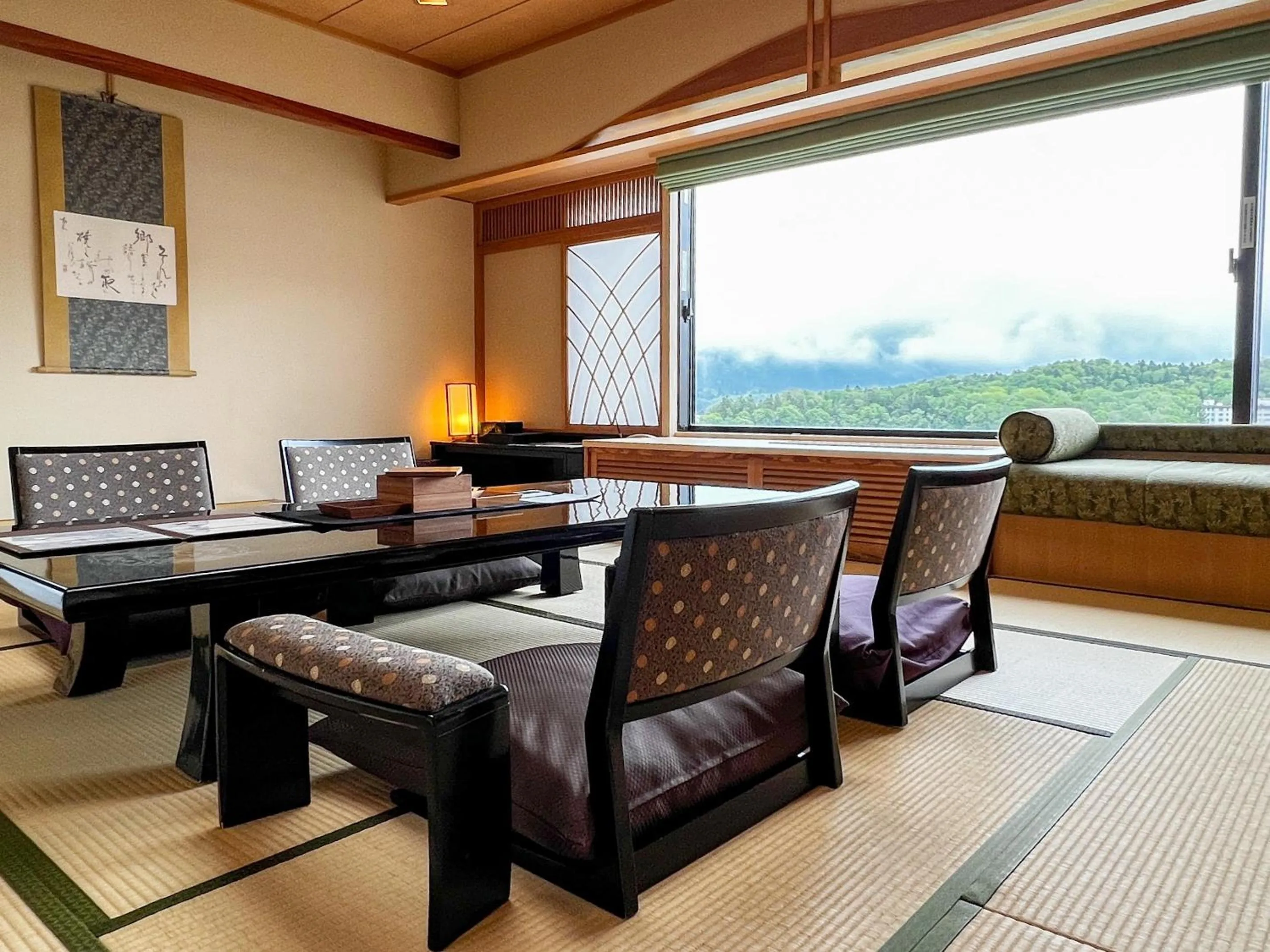 Photo of the whole room in Akan Yuku no Sato Tsuruga