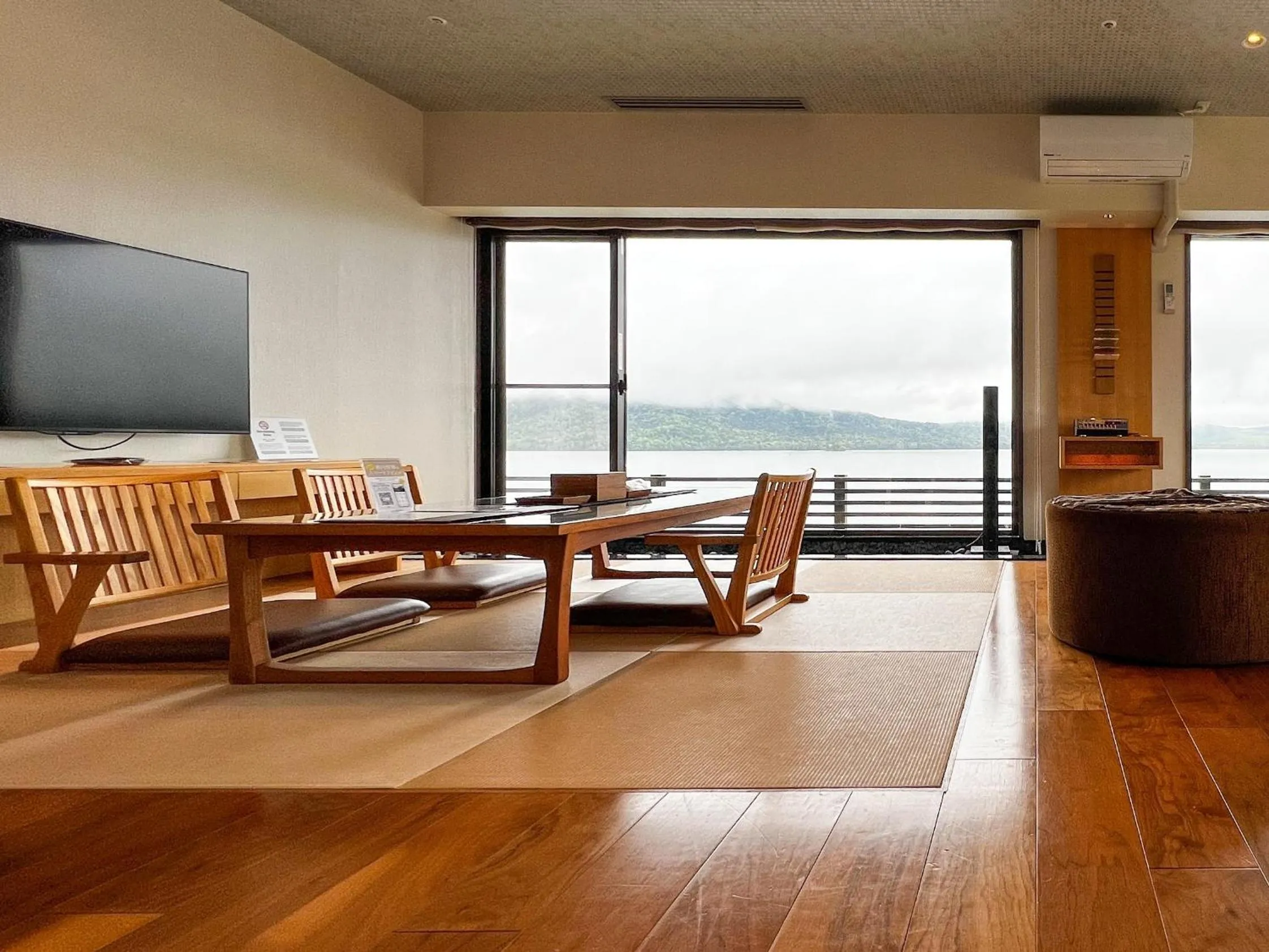 Photo of the whole room in Akan Yuku no Sato Tsuruga