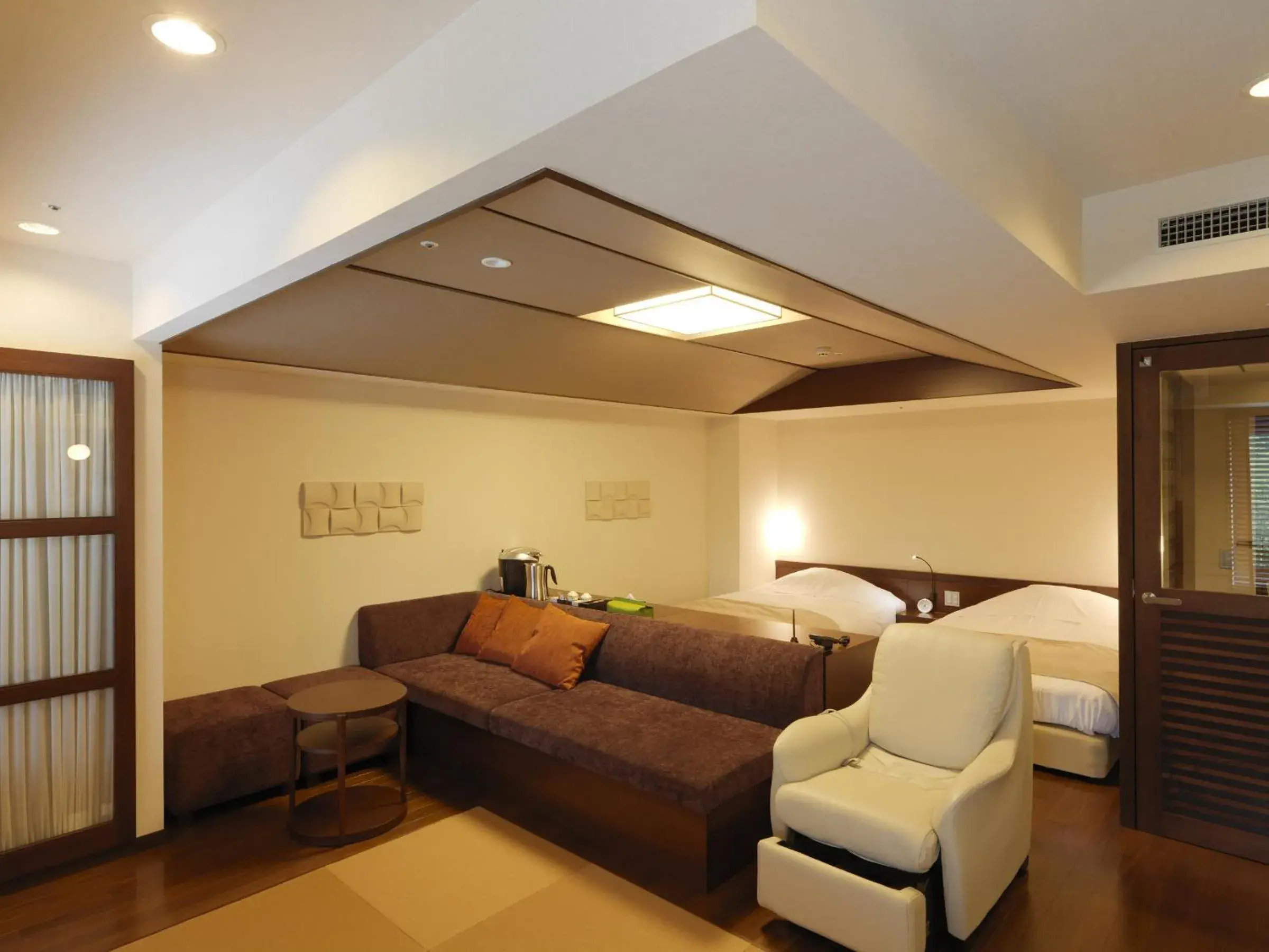 Room with Tatami Area - Buffet Breakfast + Buffet Dinner Included - Non-Smoking in Jozankei Tsuruga Resort Spa Mori no Uta Room with Tatami Area - Buffet Breakfast + Buffet Dinner Included - Non-Smoking in Jozankei Tsuruga Resort Spa Mori no Uta