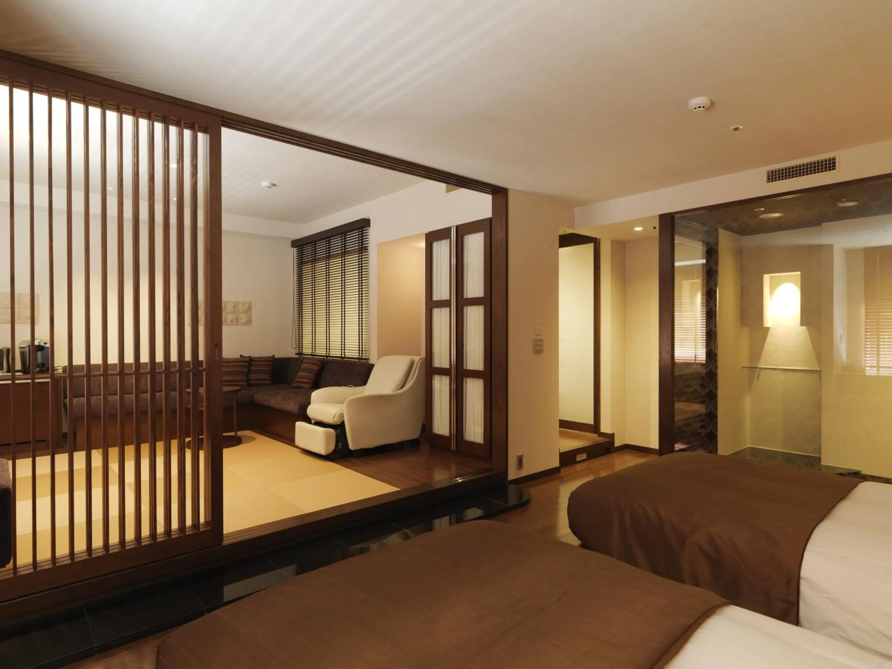 Photo of the whole room, Bed in Jozankei Tsuruga Resort Spa Mori no Uta