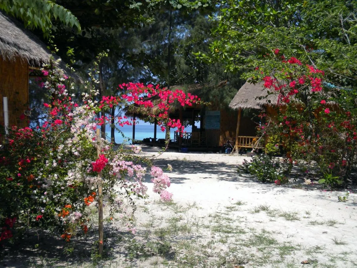 Facade/entrance in Green View Beach Resort