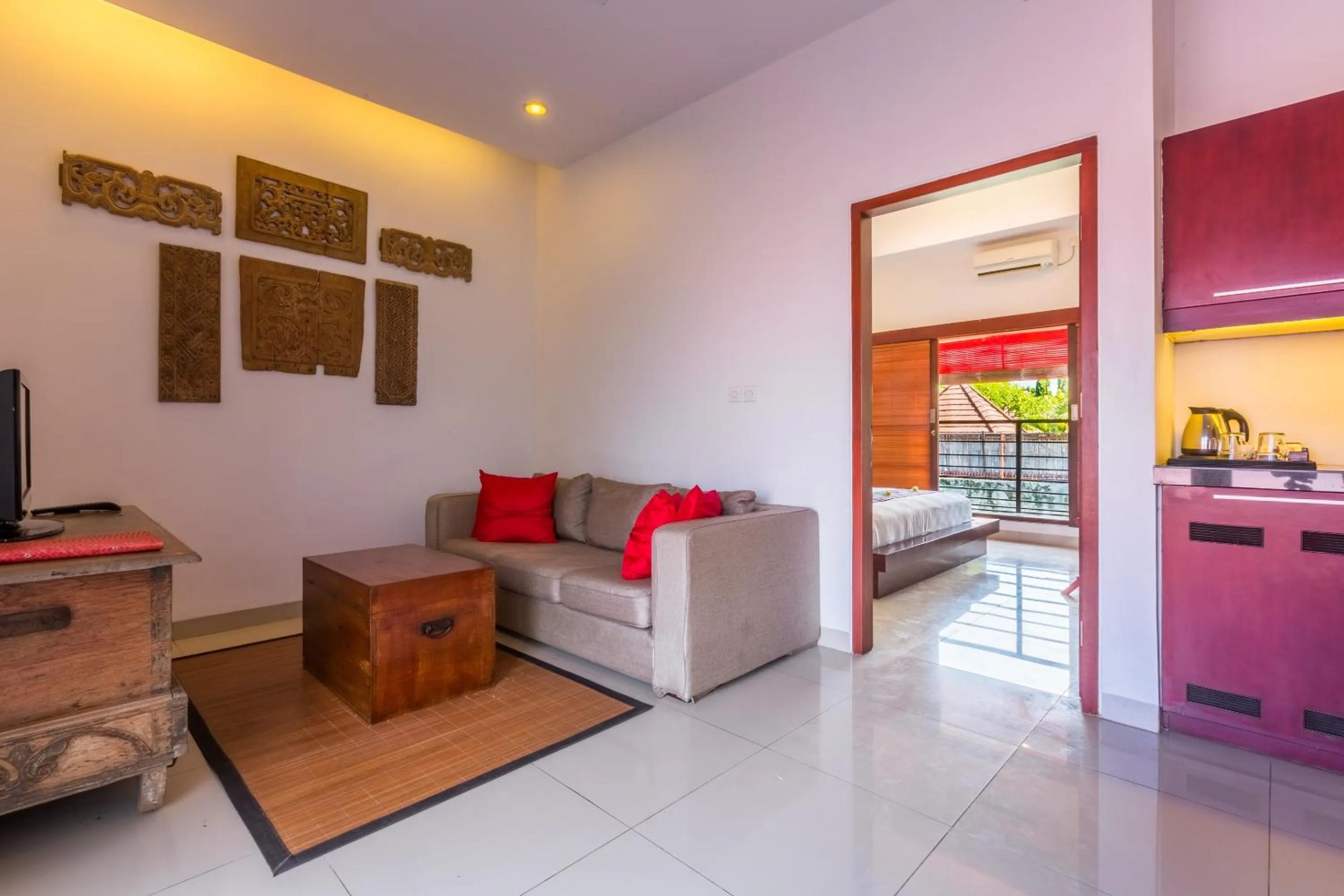 Coffee/tea facilities, Bed in Kamar Kamar Boutique Hotel