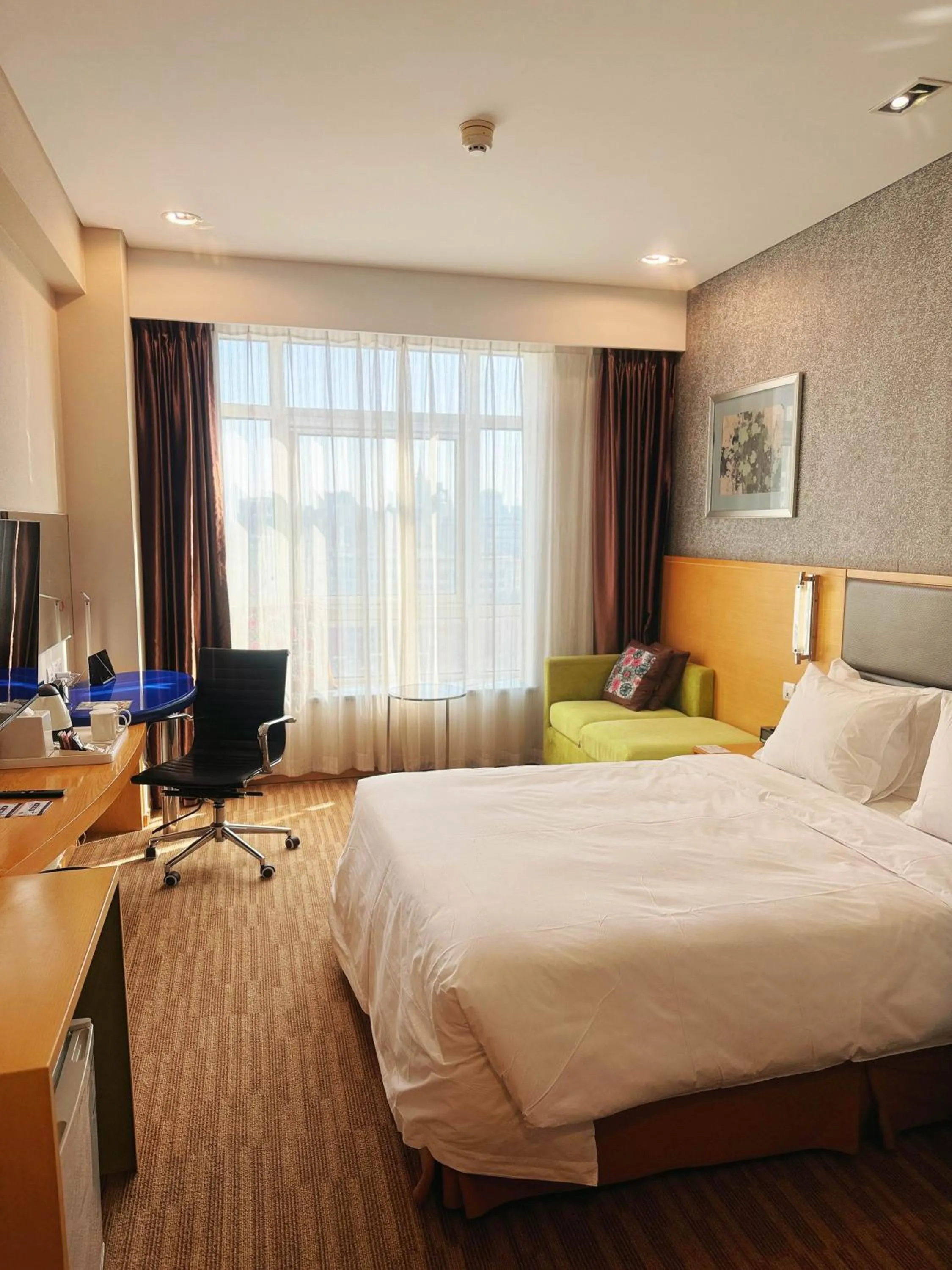 Bed in Holiday Inn Express Beijing Dongzhimen by IHG
