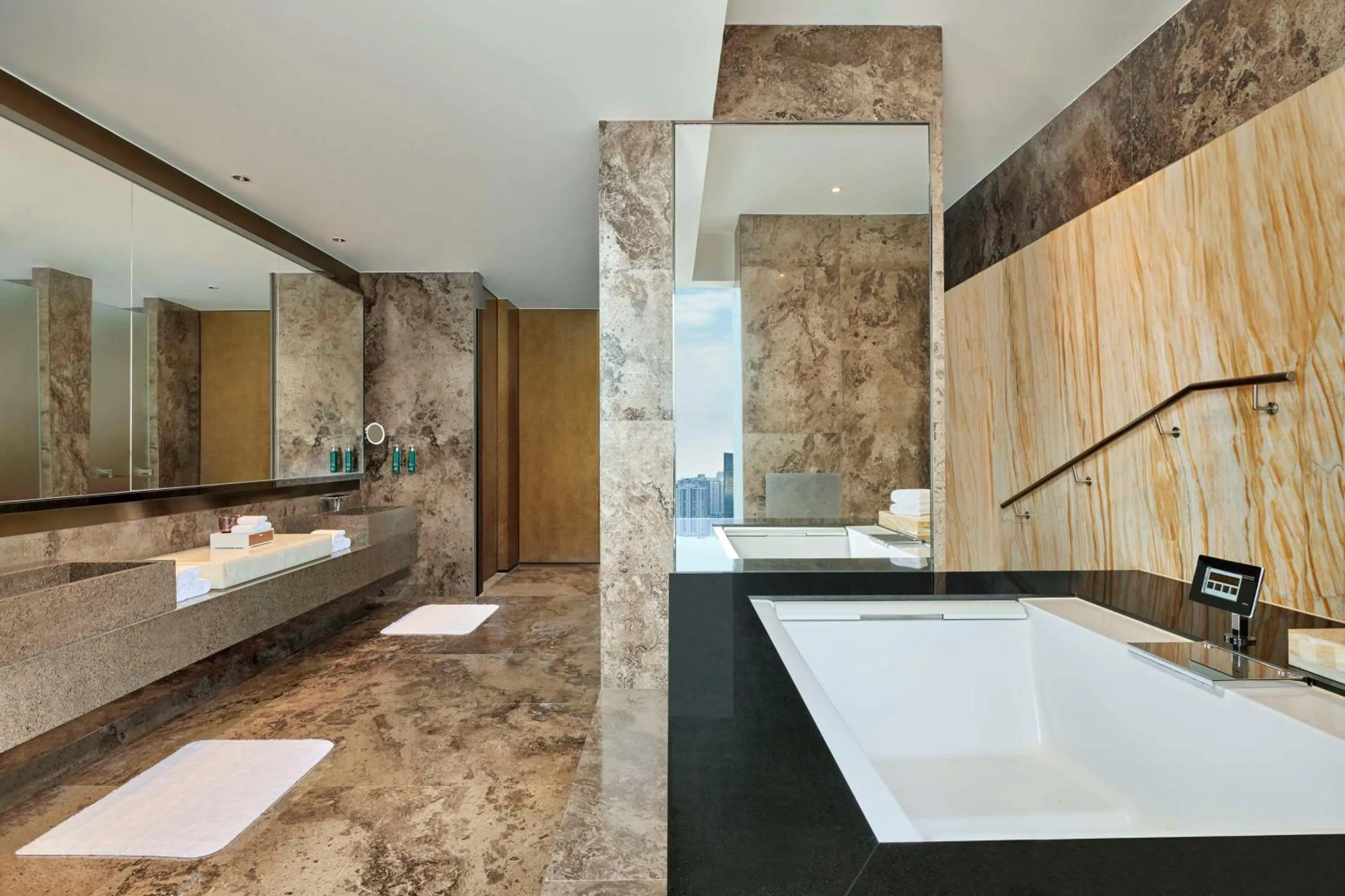 Bathroom in Hilton Guangzhou Tianhe