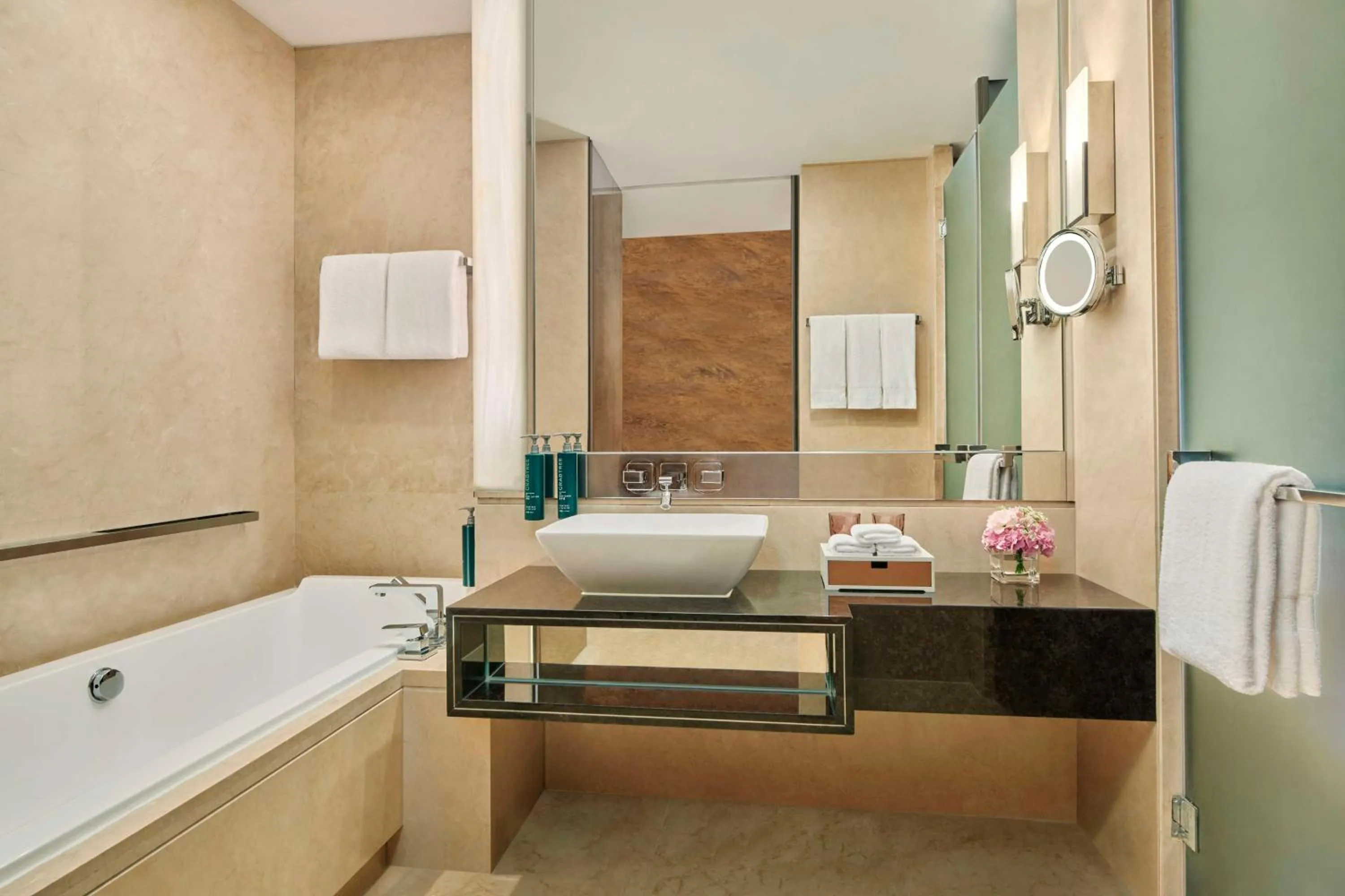 Bathroom in Hilton Guangzhou Tianhe