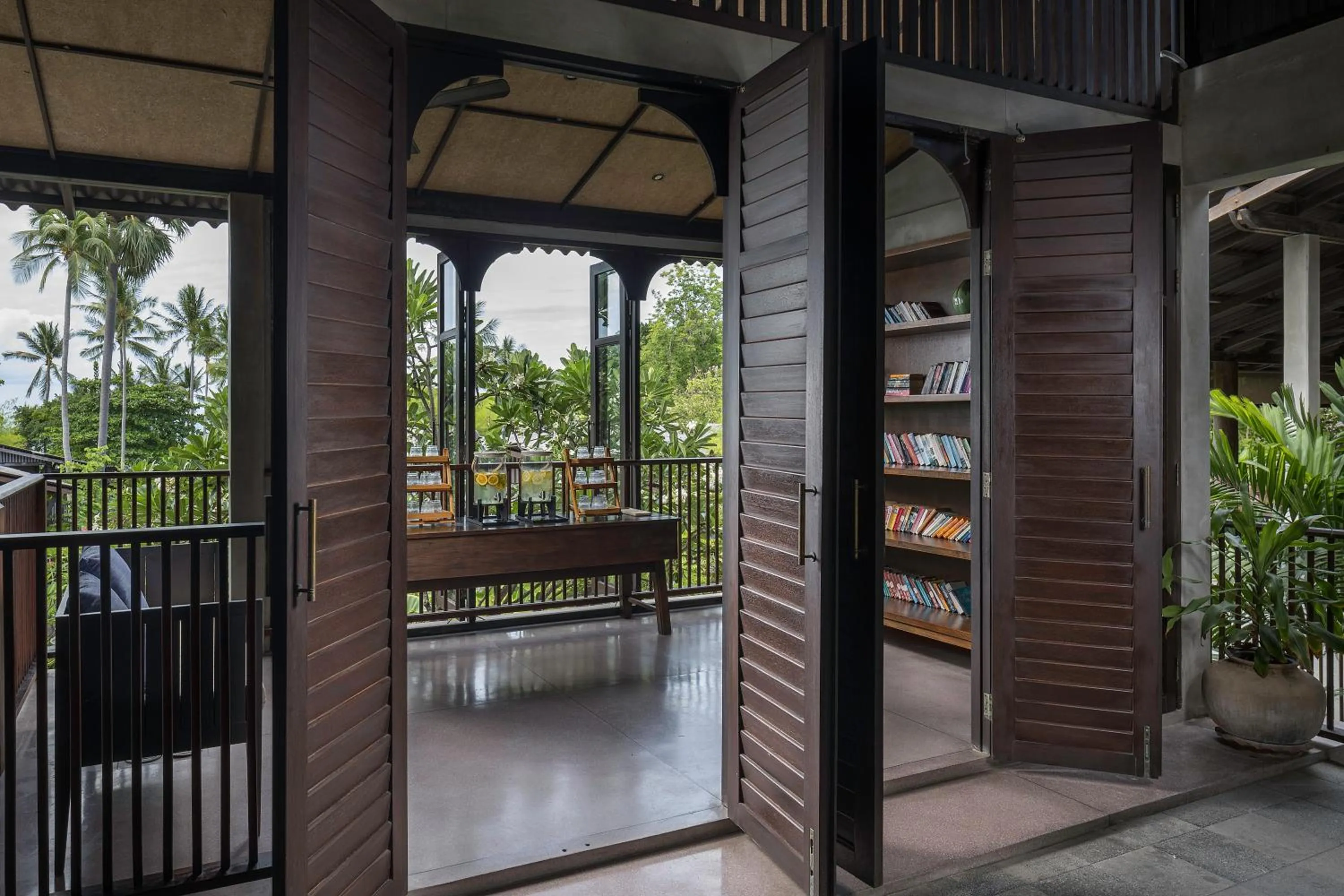 Library in Homm Chura Samui