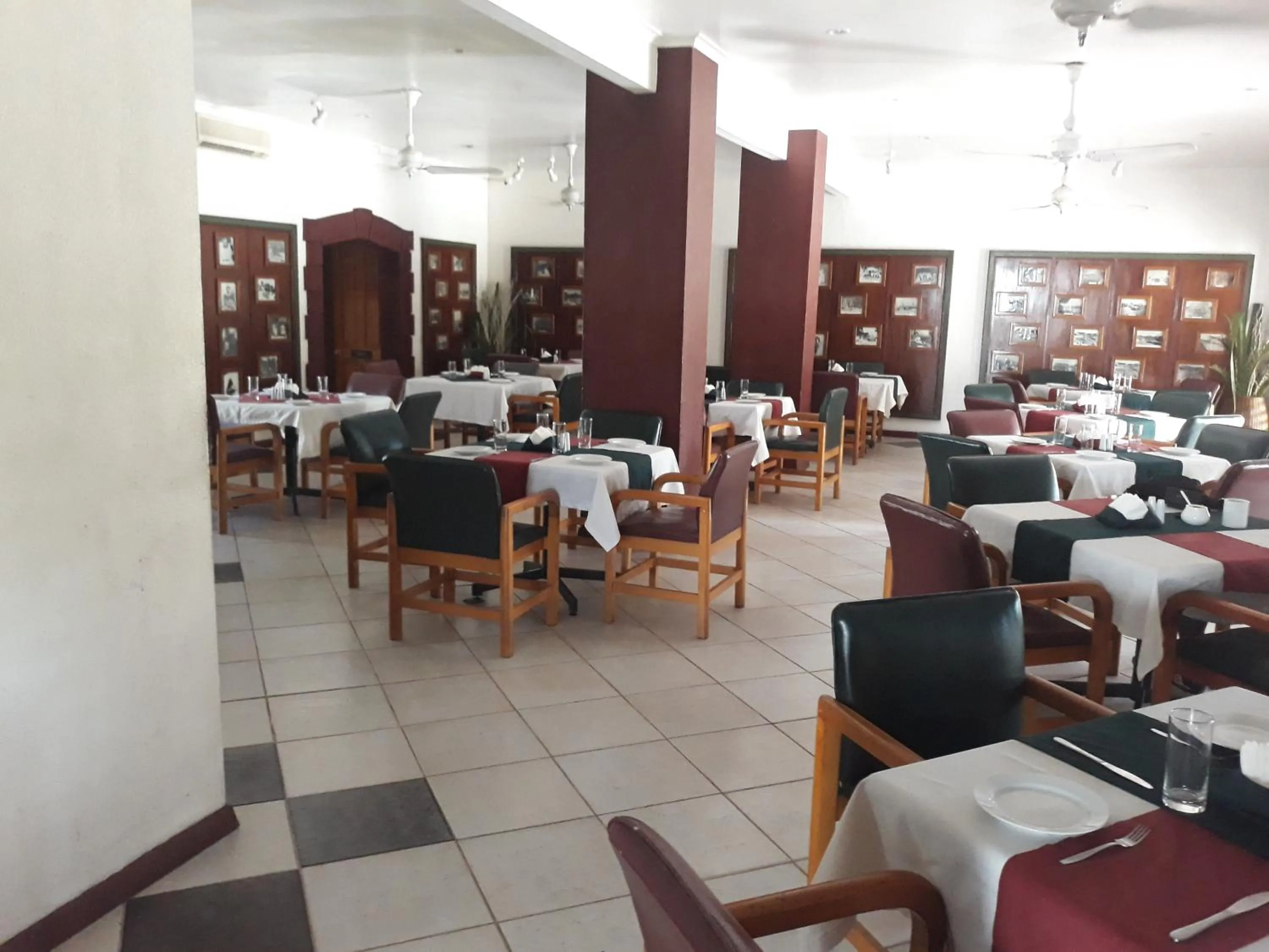 Restaurant/places to eat in Grand Eastern Hotel