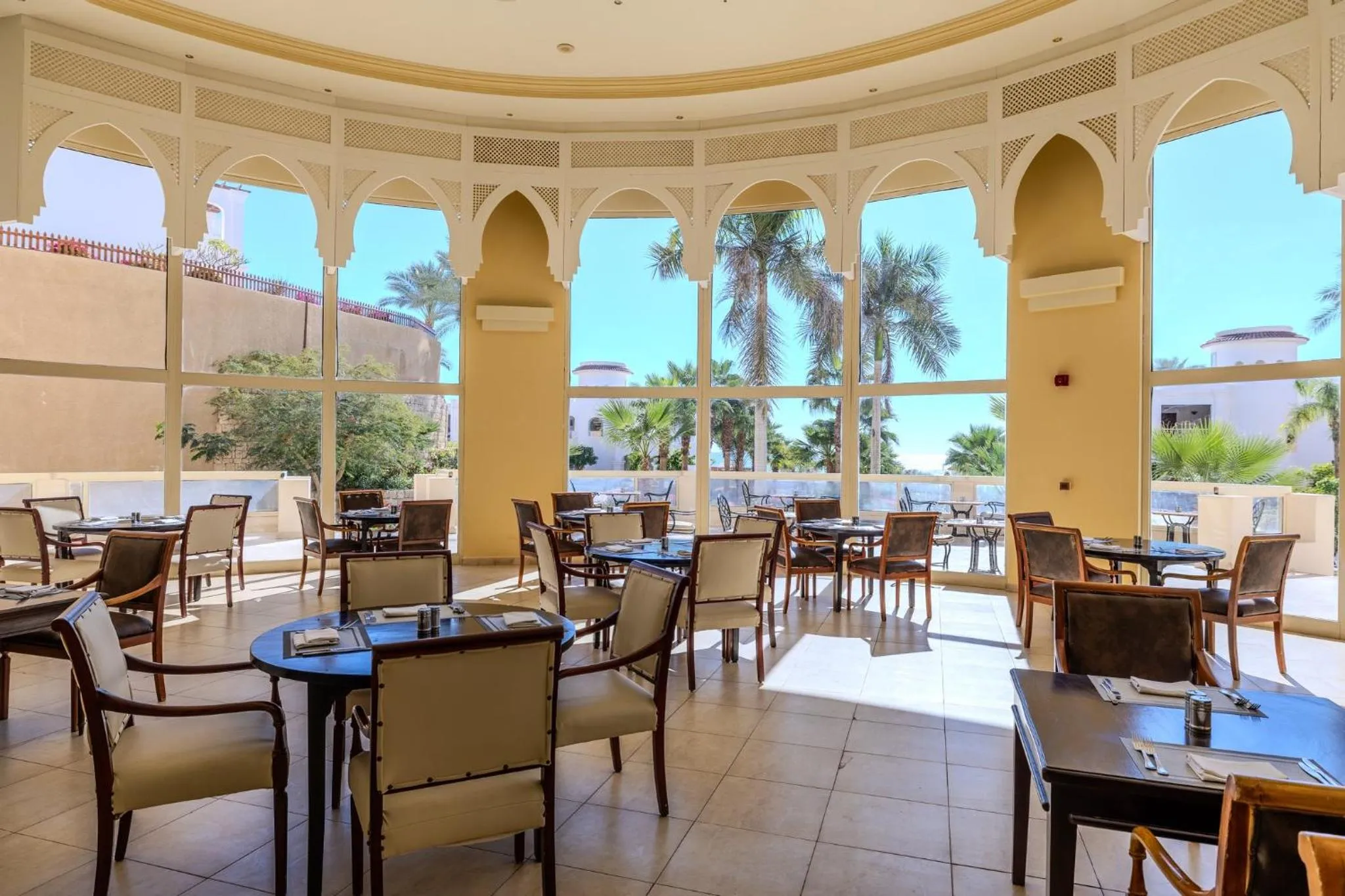 Restaurant/places to eat in Continental Plaza Beach Resort