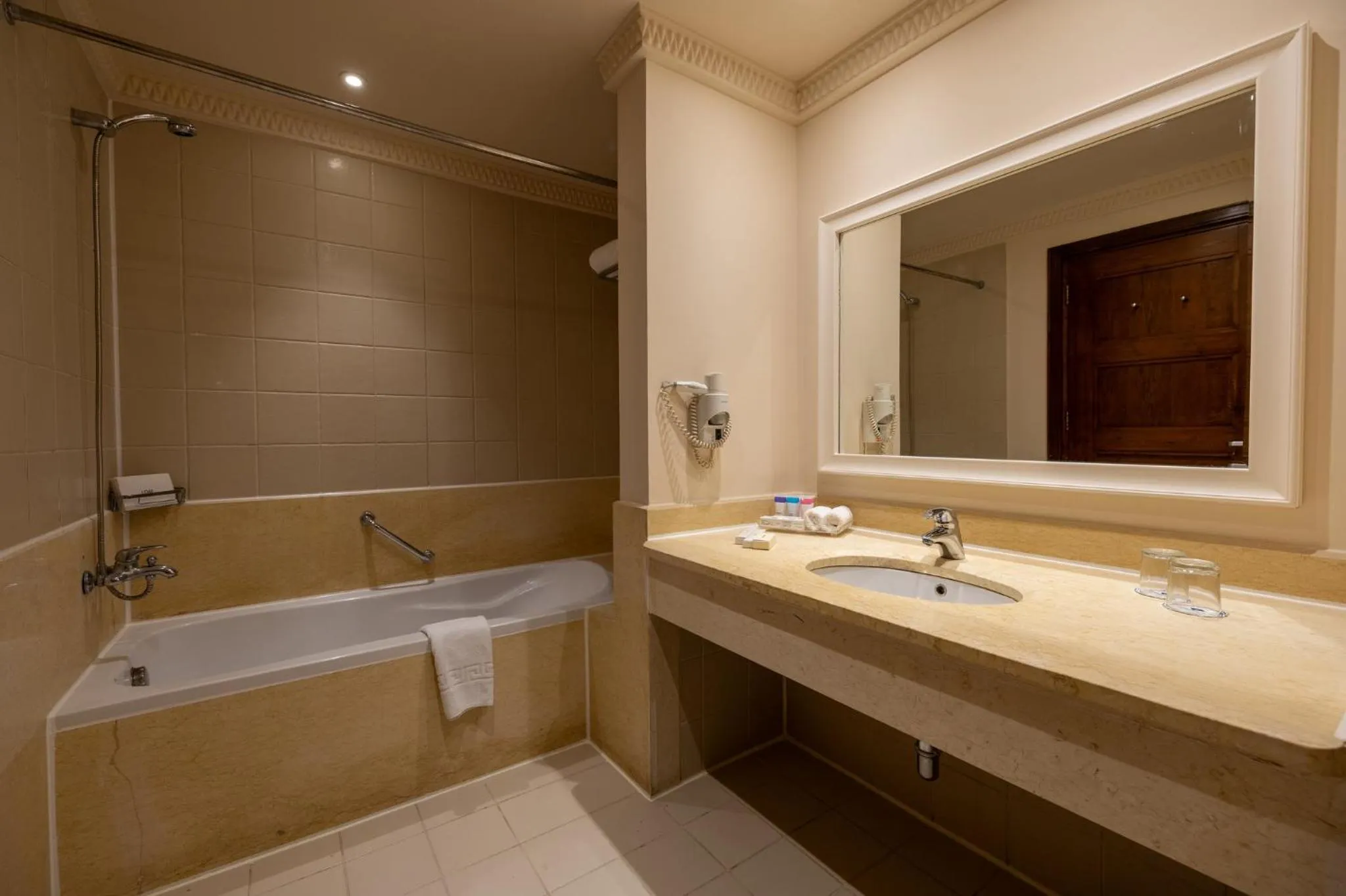 Photo of the whole room in Continental Plaza Beach Resort