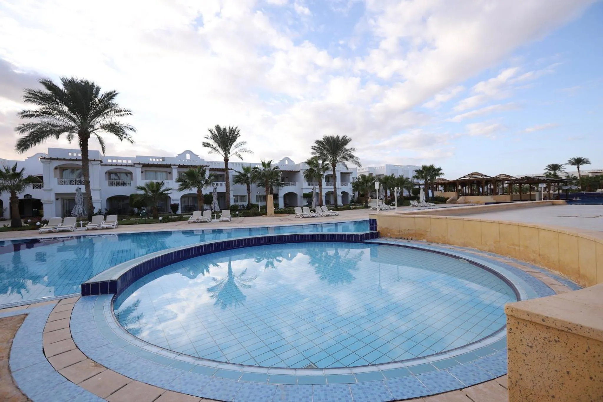 Swimming pool in Continental Plaza Beach Resort