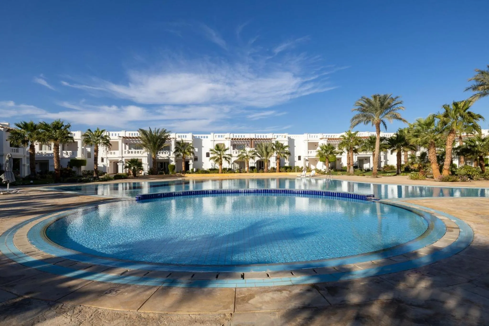 Swimming pool in Continental Plaza Beach Resort
