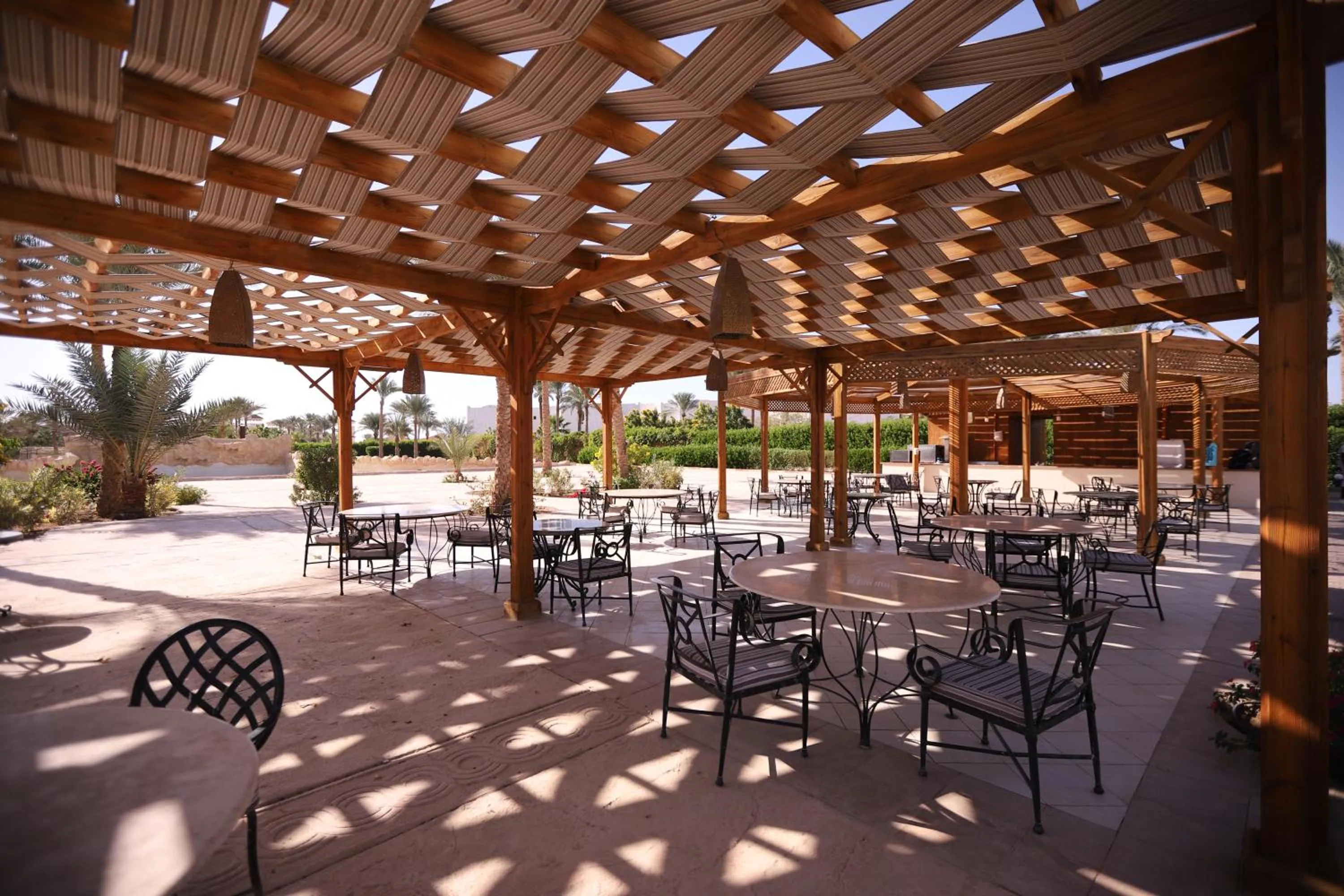 Restaurant/places to eat in Continental Plaza Beach Resort