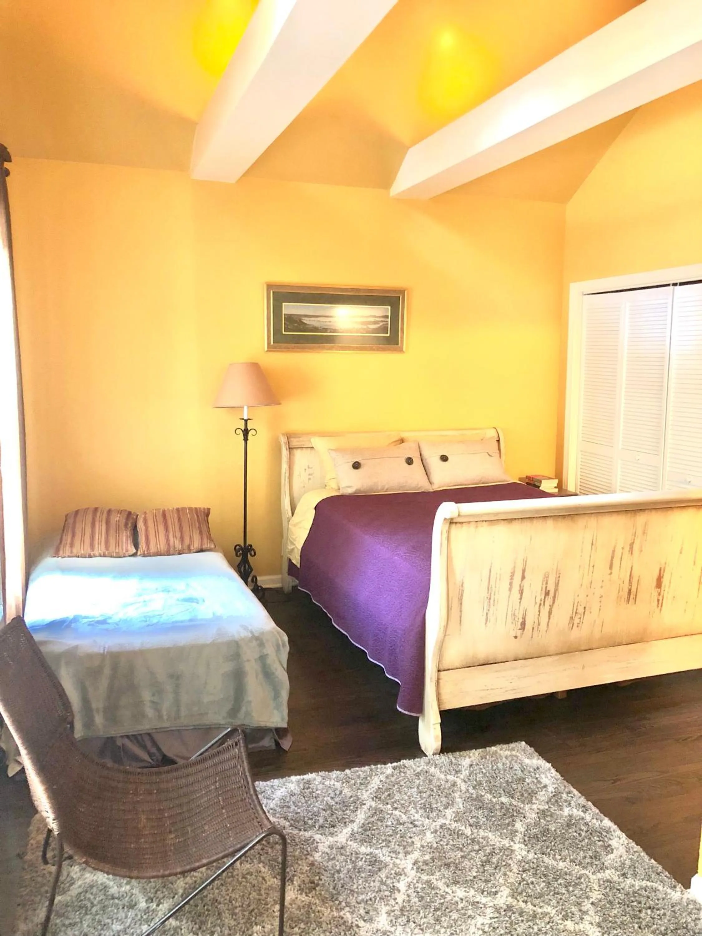 Bedroom, Bed in 5 Bedroom Huge House in Best Location Parking Fireplace Back Yard