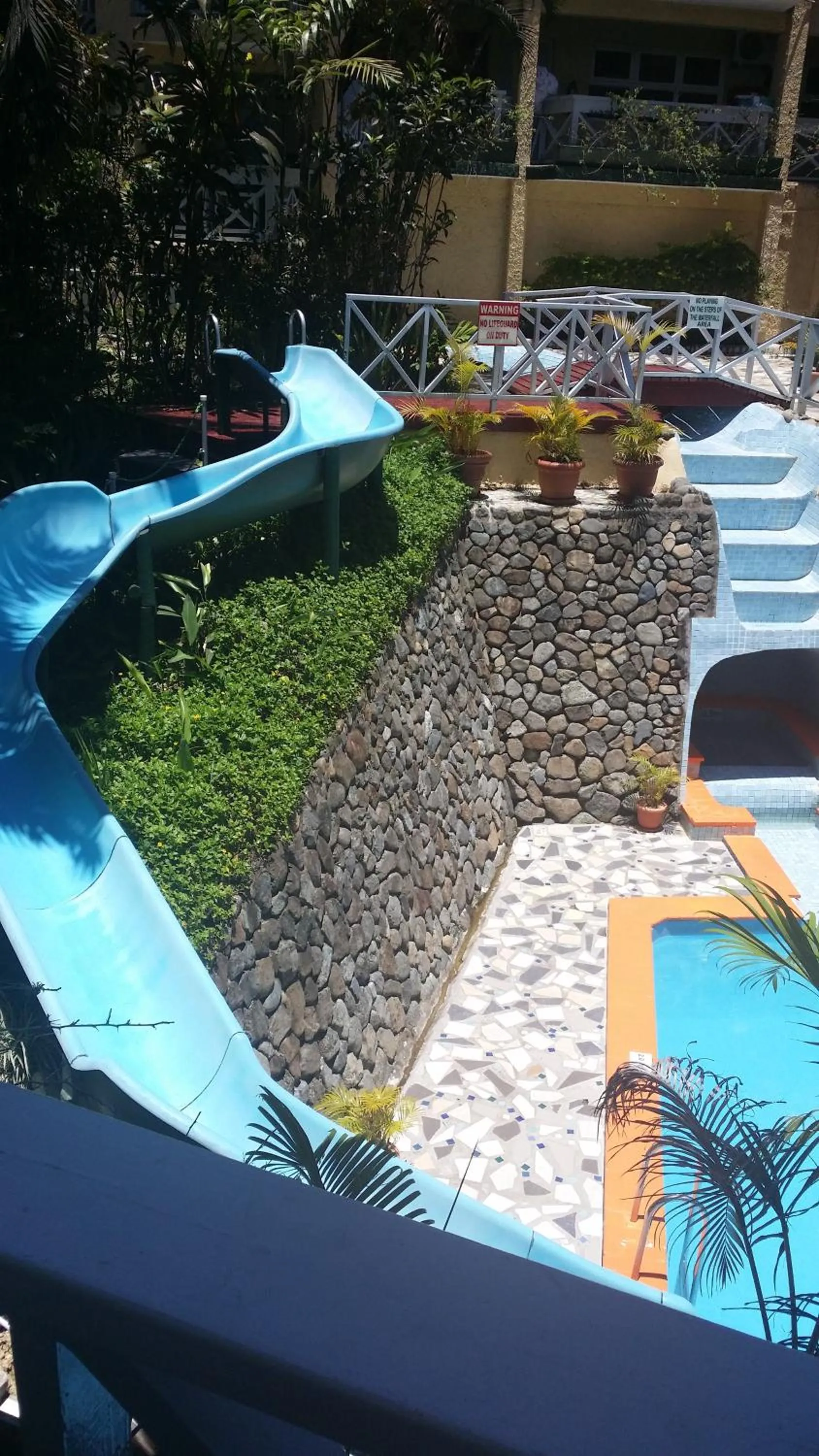 Swimming pool in Suva Motor Inn