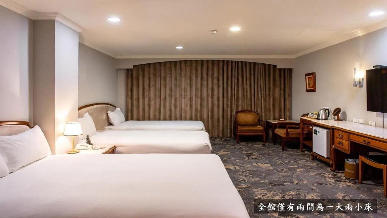 Bed in Chiayi King Hotel