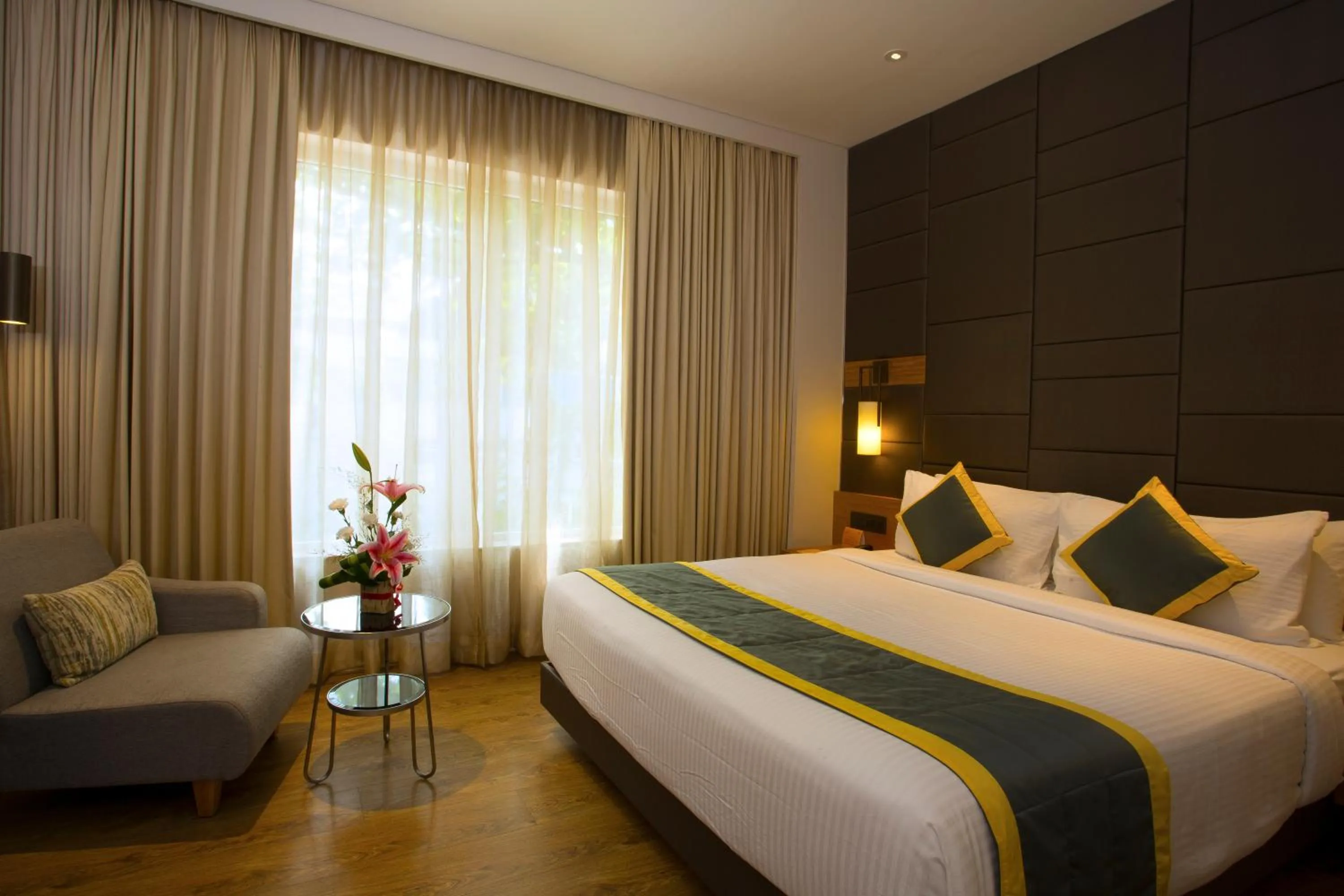 Photo of the whole room, Bed in Fountain Tree by TGI