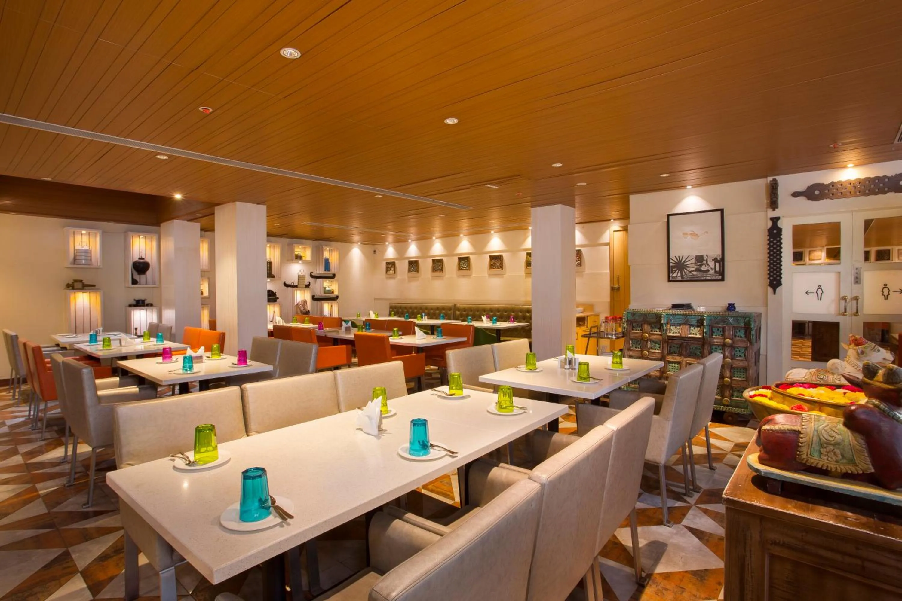 Restaurant/places to eat in Fountain Tree by TGI