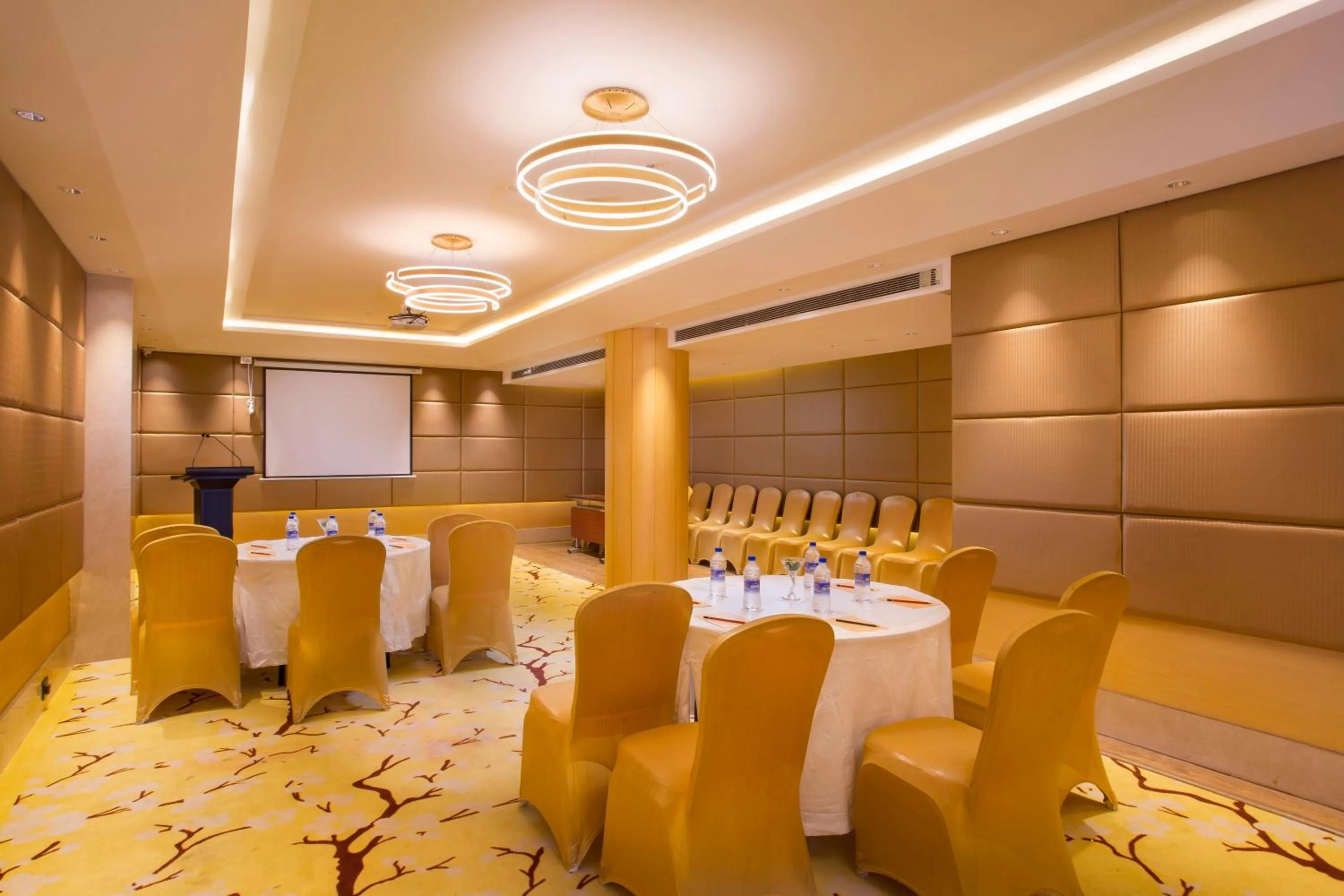 Meeting/conference room in Fountain Tree by TGI