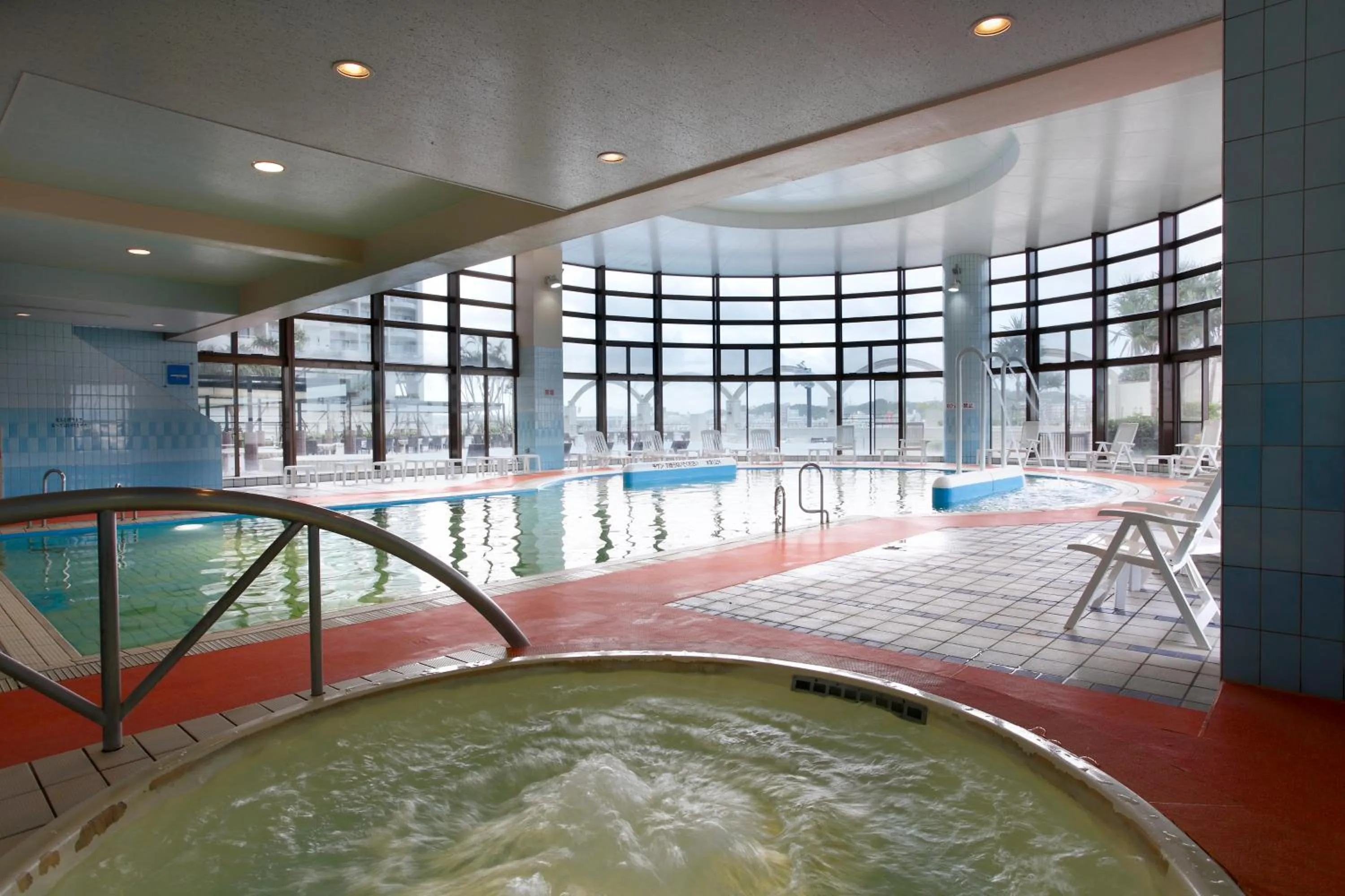 Swimming pool in Loisir Spa Tower Naha