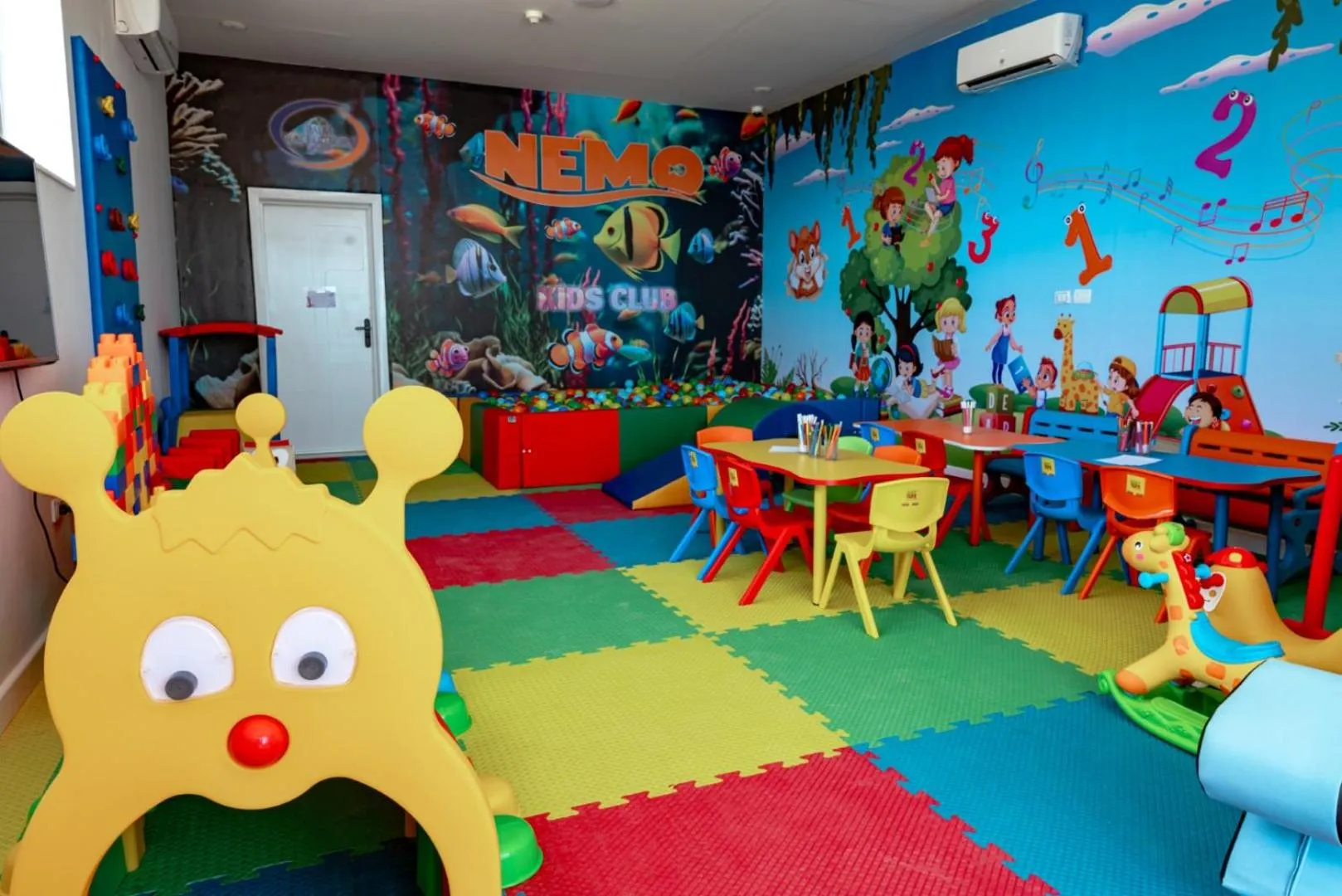 Palm Beach Resort Families and Couples only