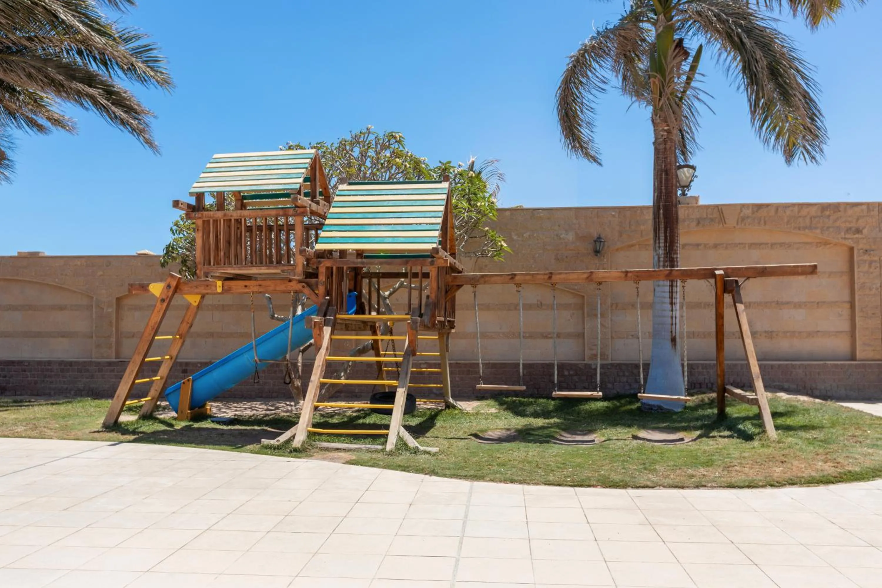 Palm Beach Resort Families and Couples only