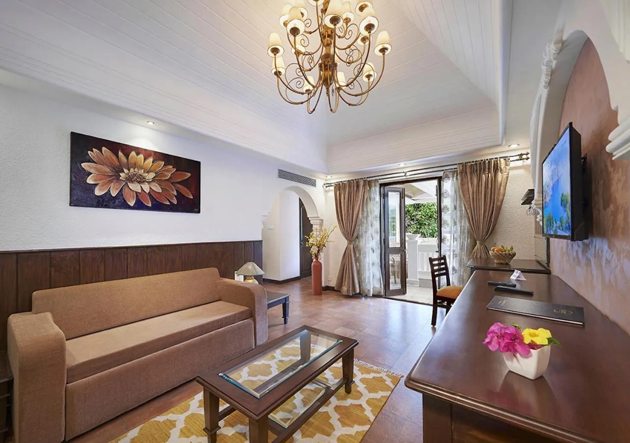 Communal lounge/ TV room in Ziva Suites - A Botique Hotel