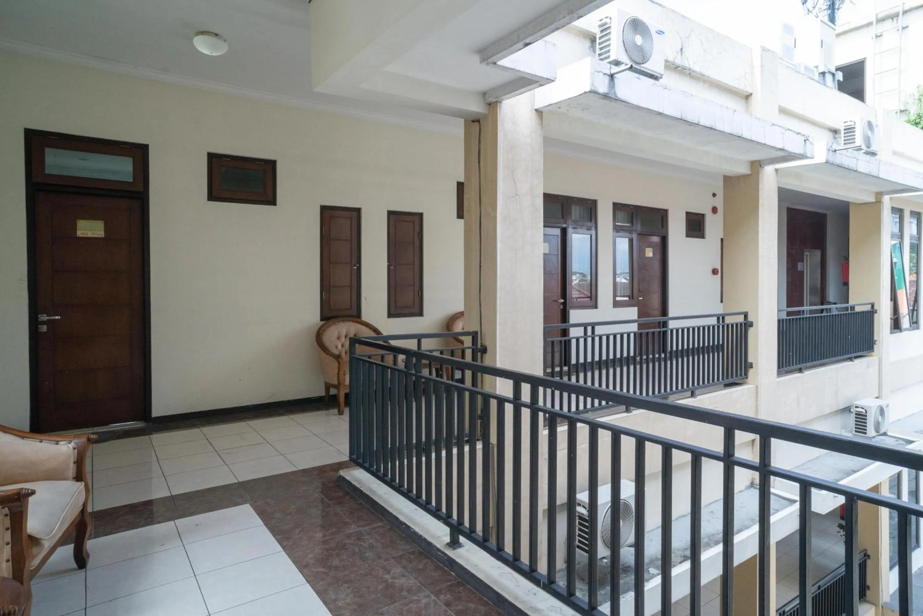 Balcony/Terrace in Urbanview Hotel de Kopen Malang by RedDoorz