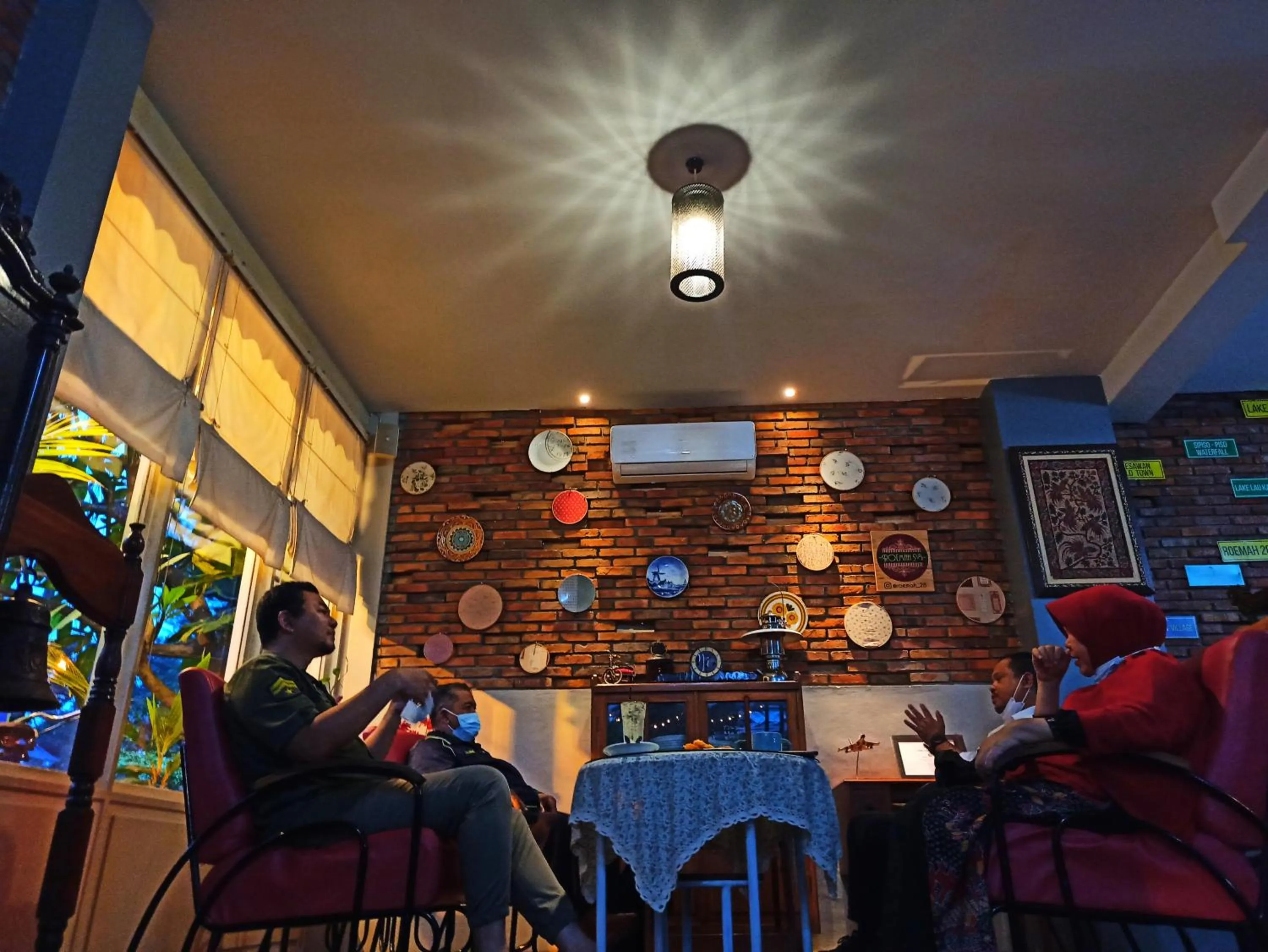 Restaurant/places to eat in Roemah 28 Syariah