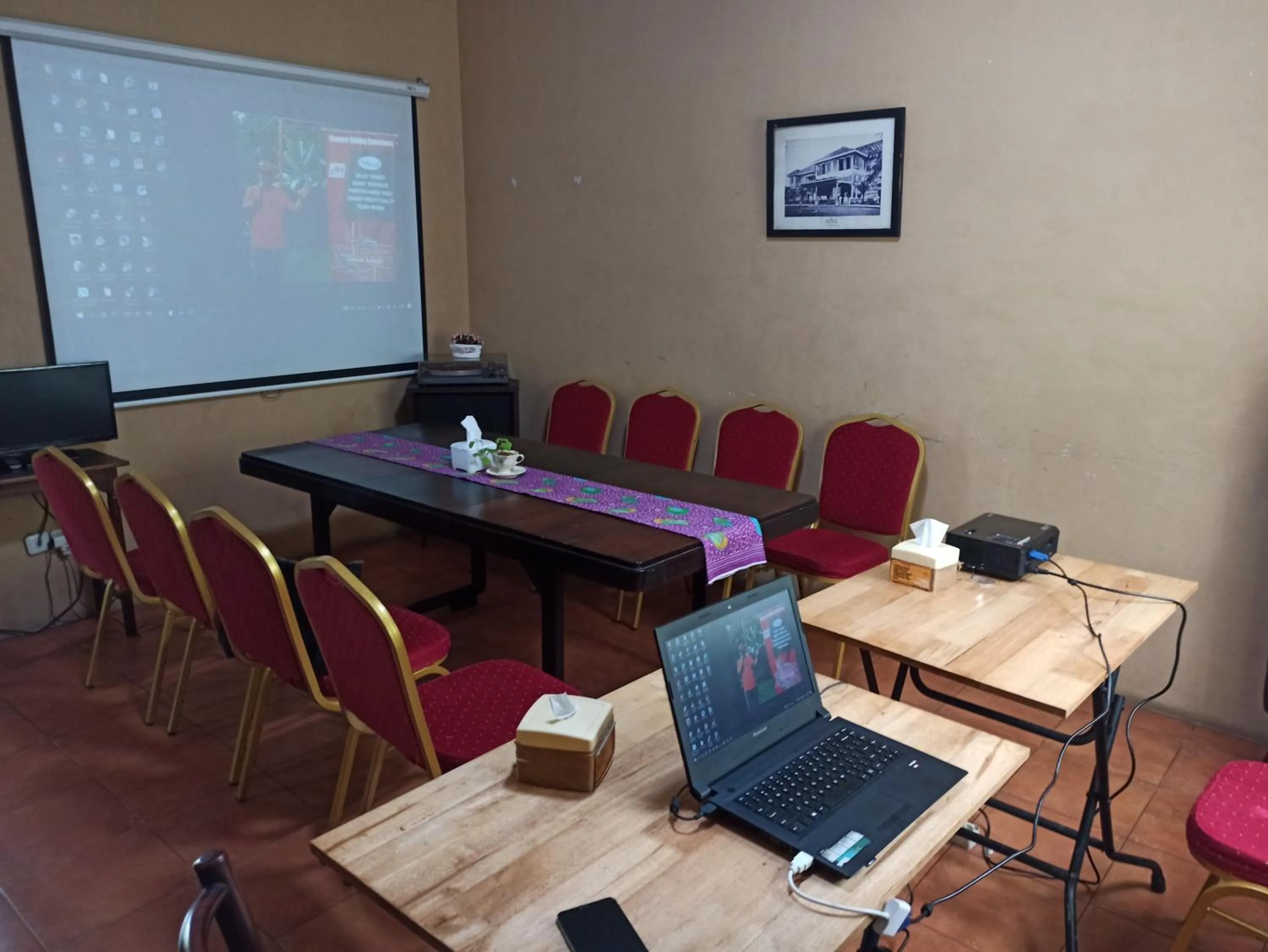Meeting/conference room in Roemah 28 Syariah