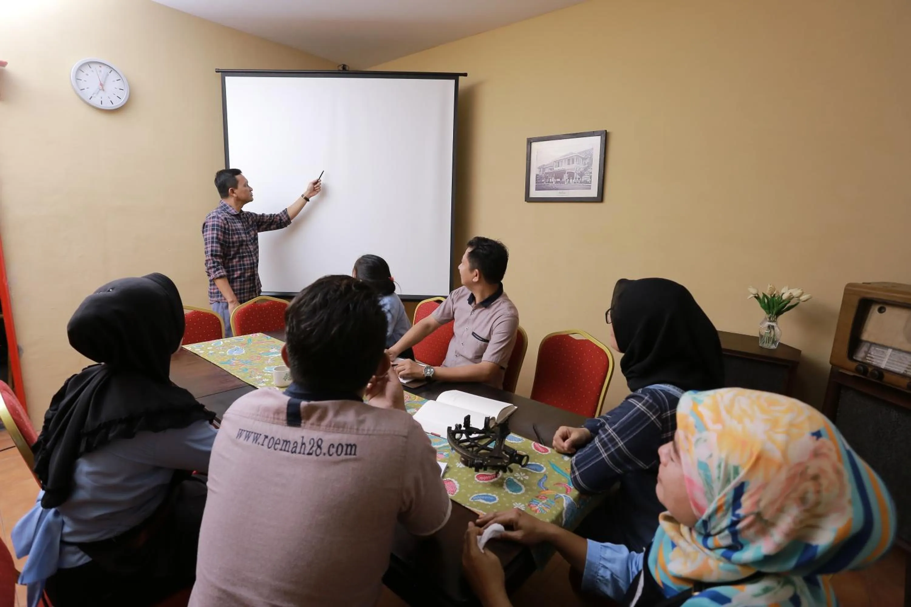 Meeting/conference room in Roemah 28 Syariah