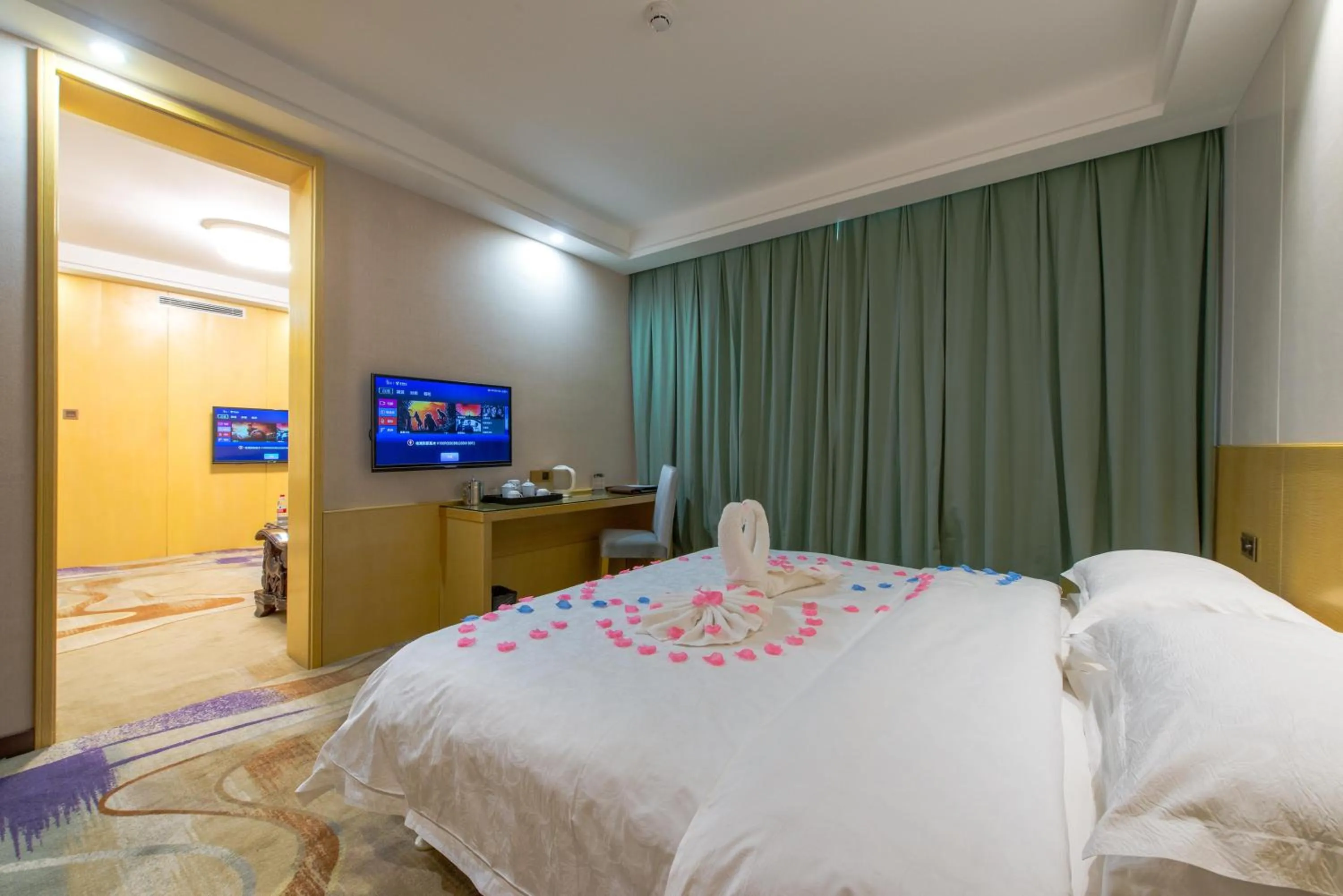 Bed in Dunhuang Hotel