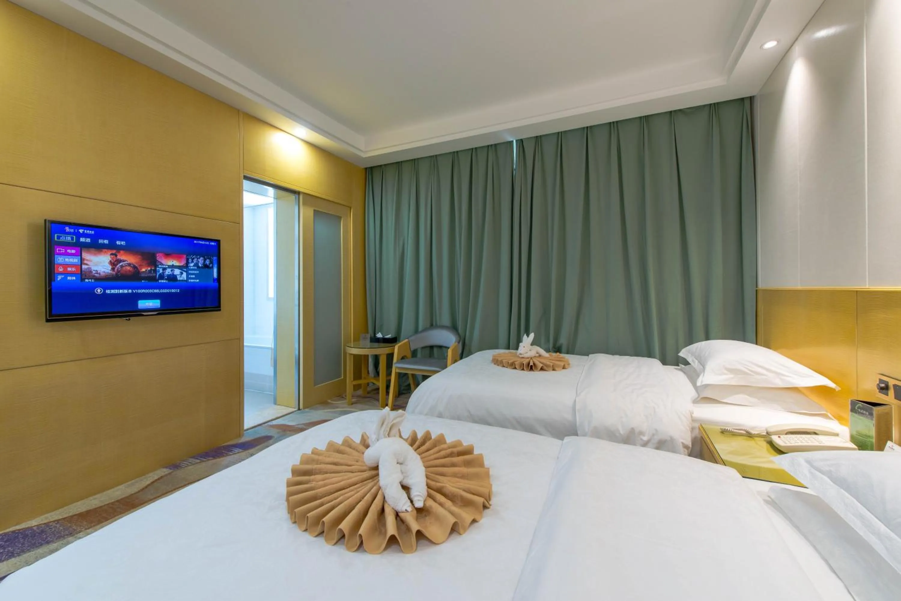 Bed in Dunhuang Hotel