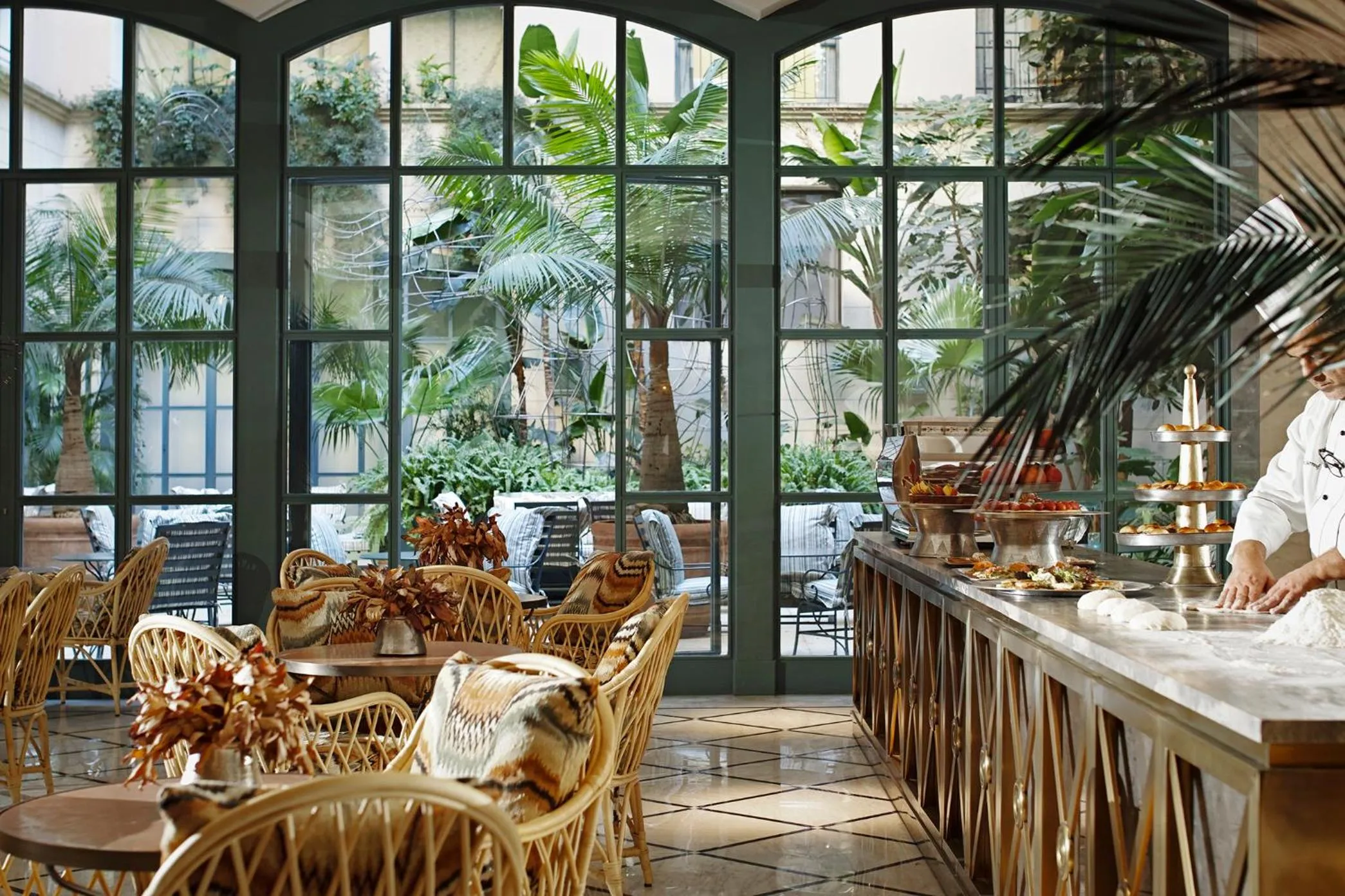 Restaurant/places to eat in Albergo Hotel