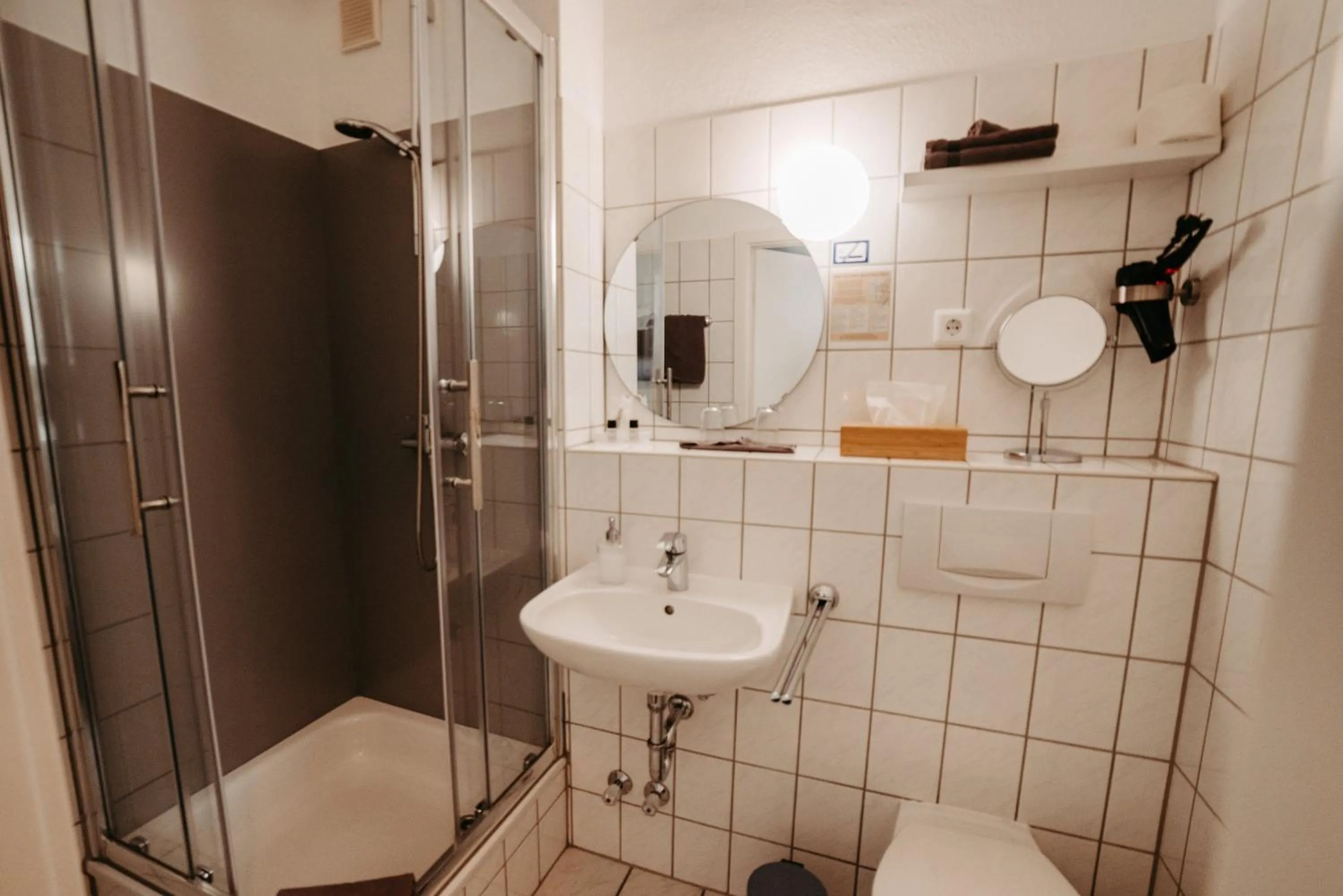 Shower in Hotel Garni "Villa am Schaalsee"