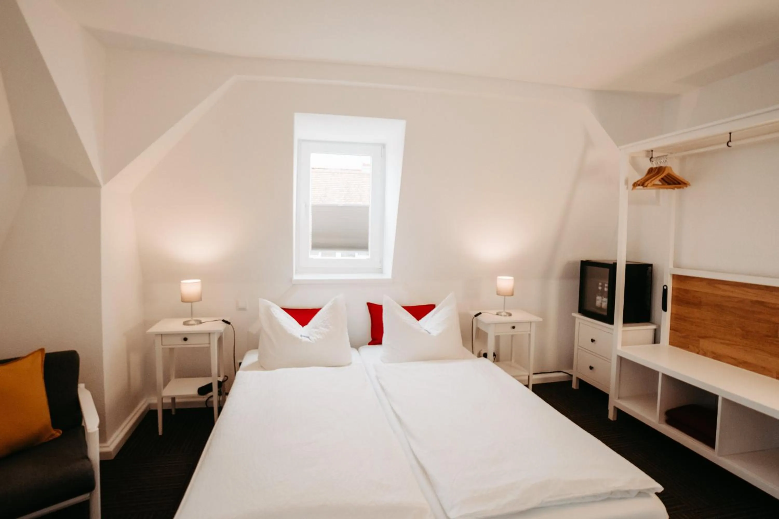 Photo of the whole room, Bed in Hotel Garni "Villa am Schaalsee"