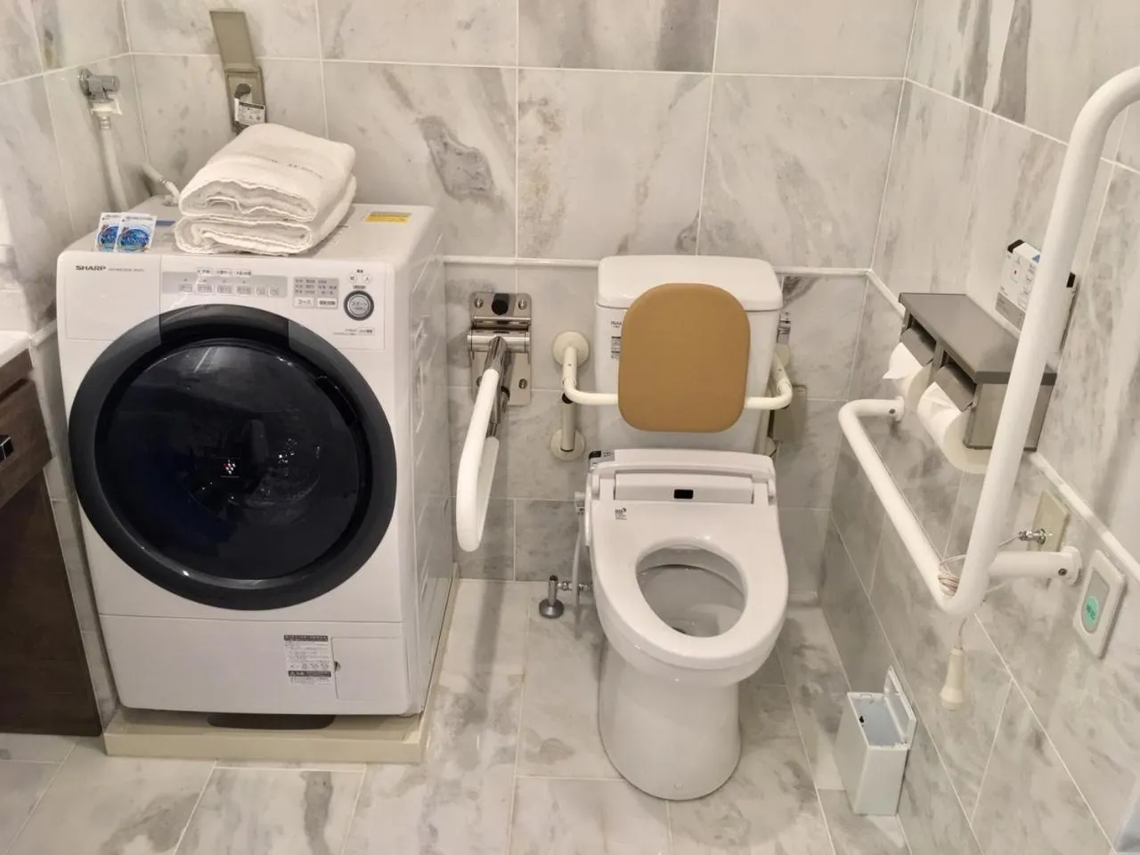 Toilet in Royal View Hotel Churaumi